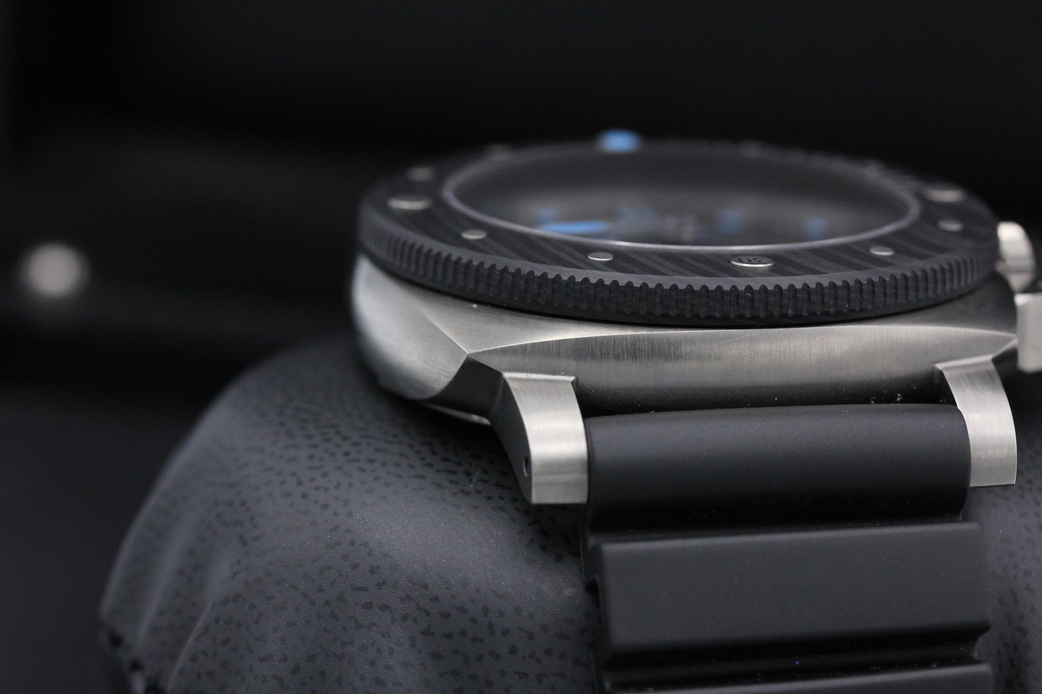 Watch Image 6