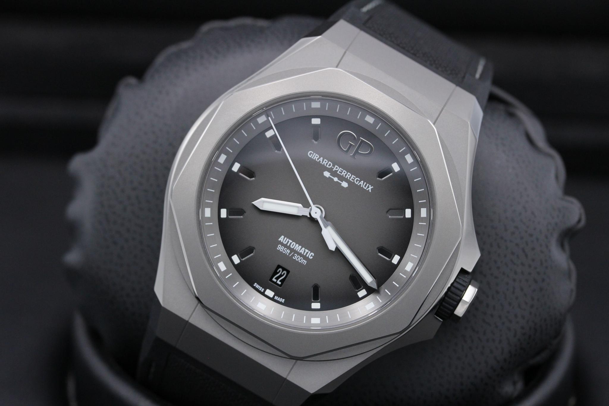 Watch Image 10