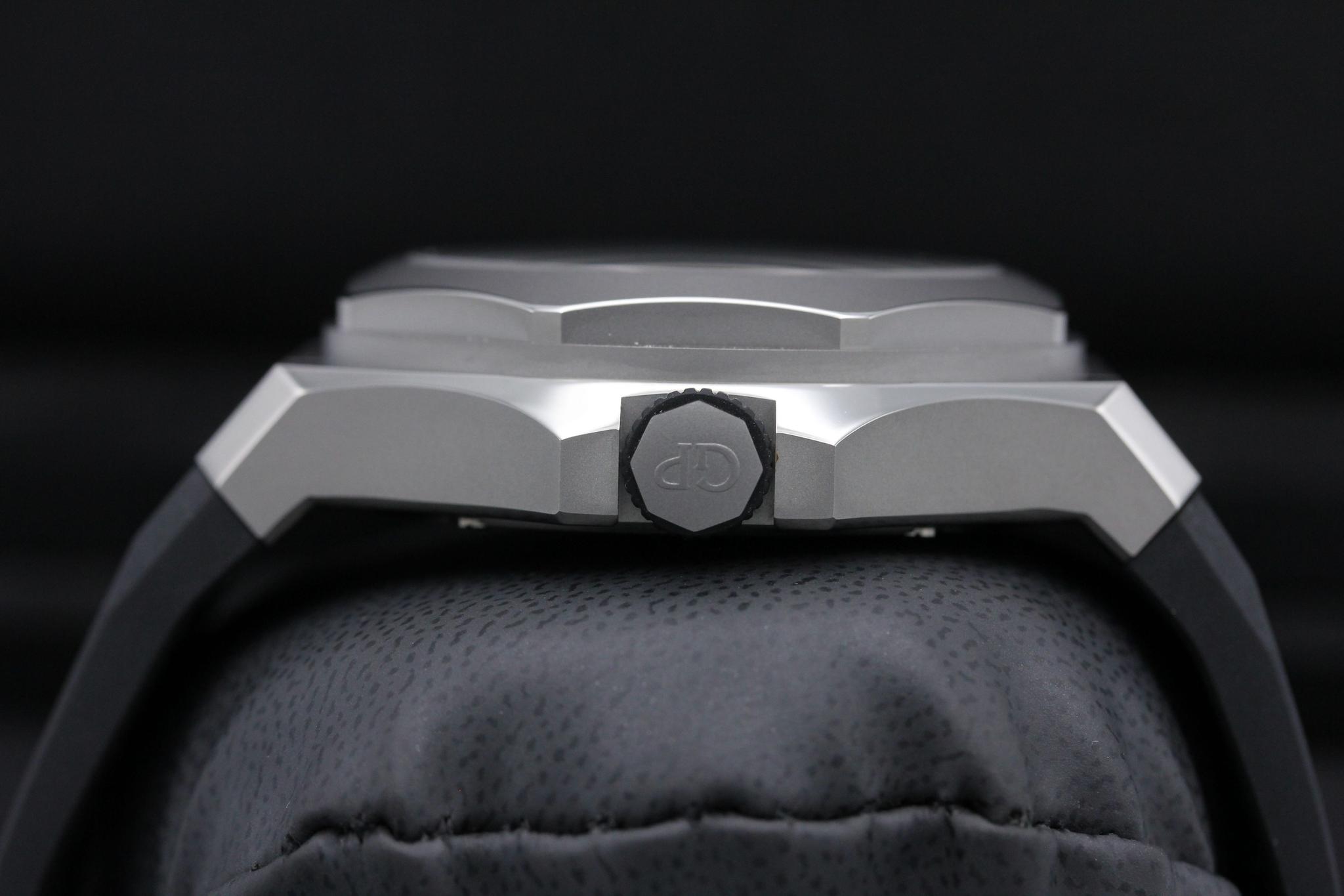 Watch Image 3