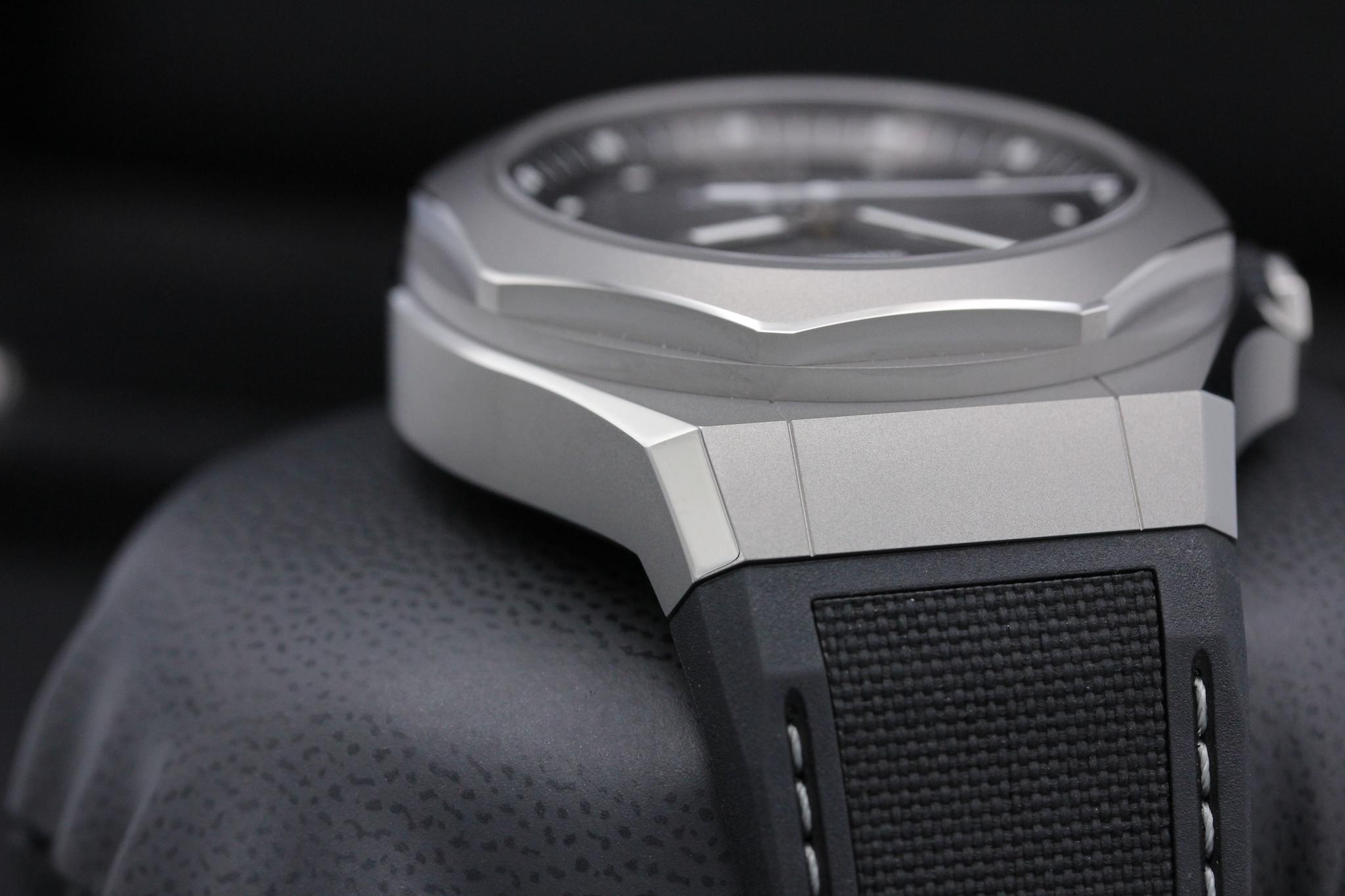 Watch Image 6