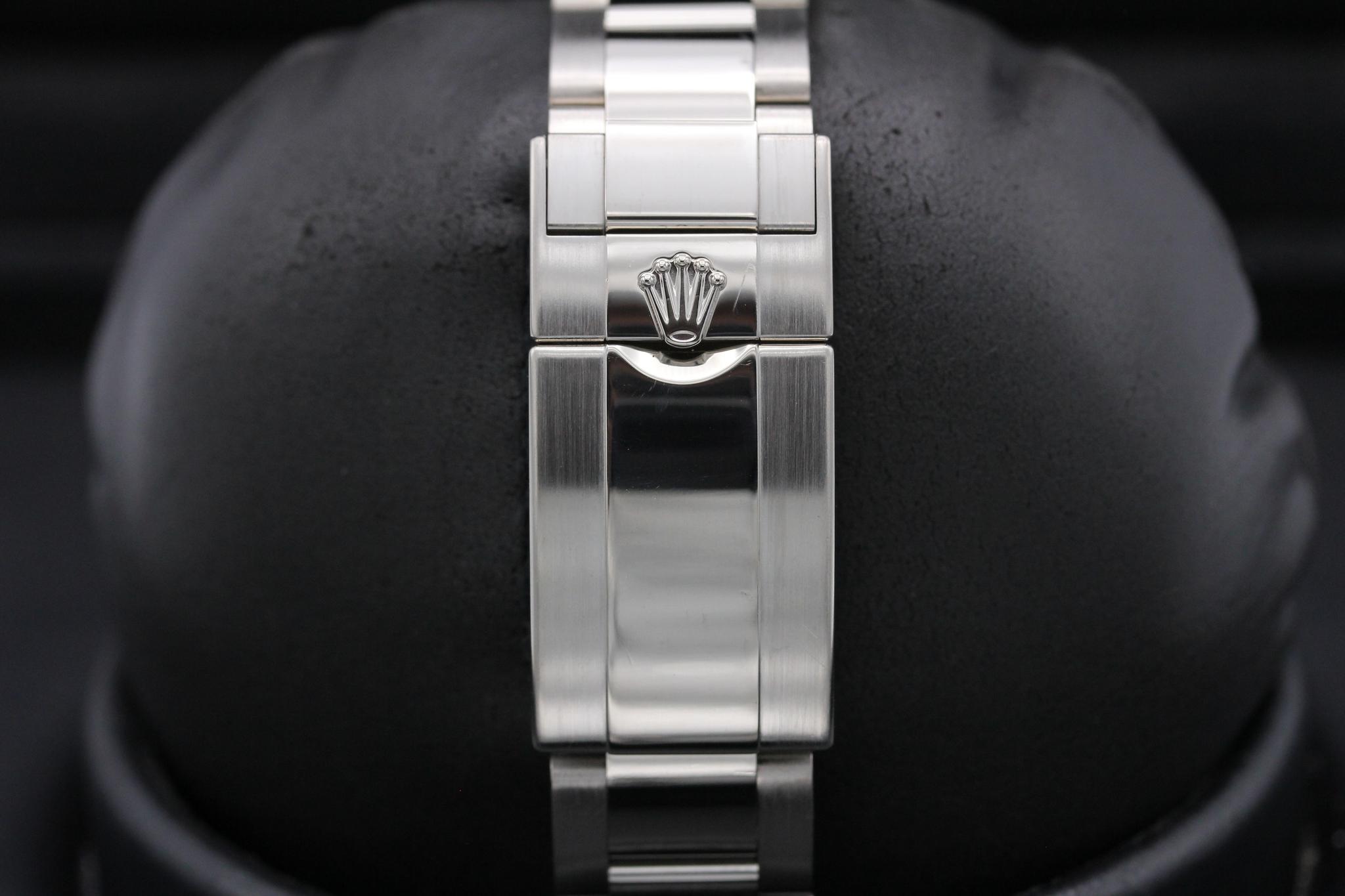 Watch Image 8