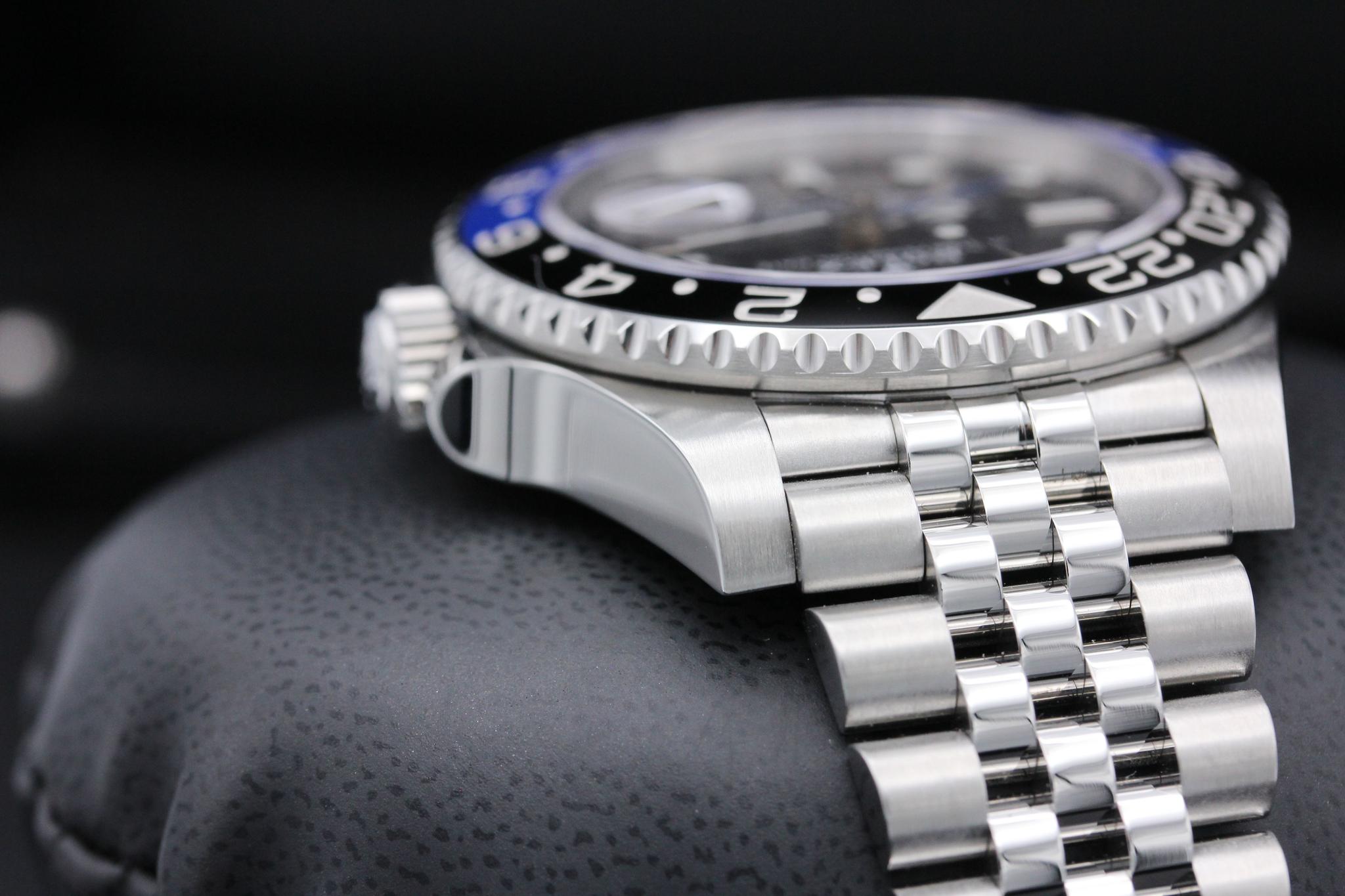 Watch Image 4