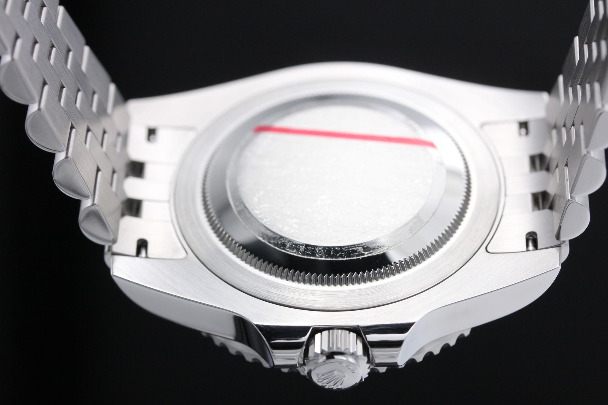 Watch Image 7