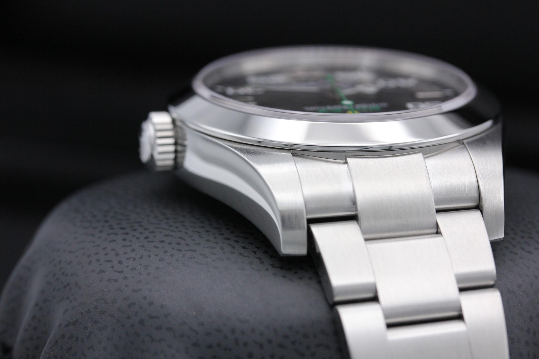 Watch Image 4