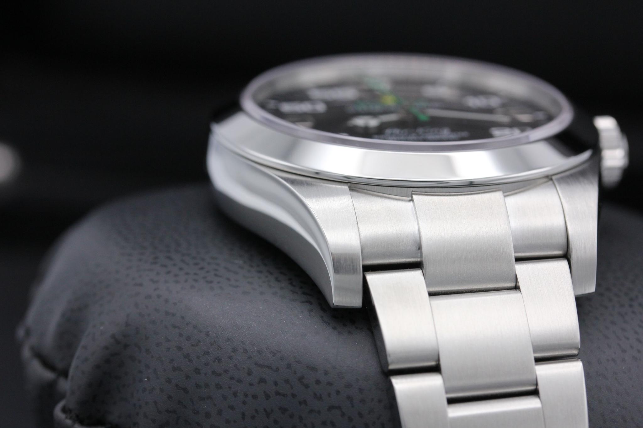 Watch Image 6