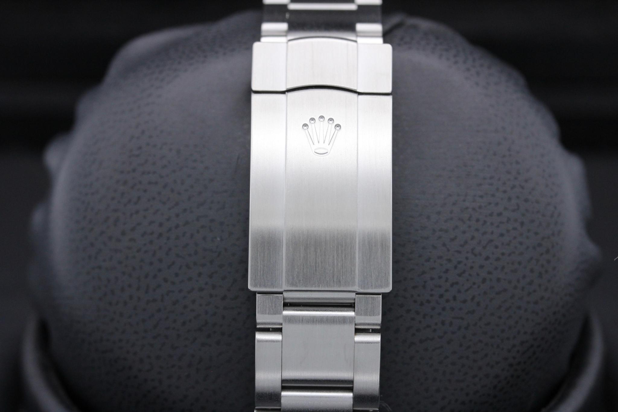 Watch Image 8