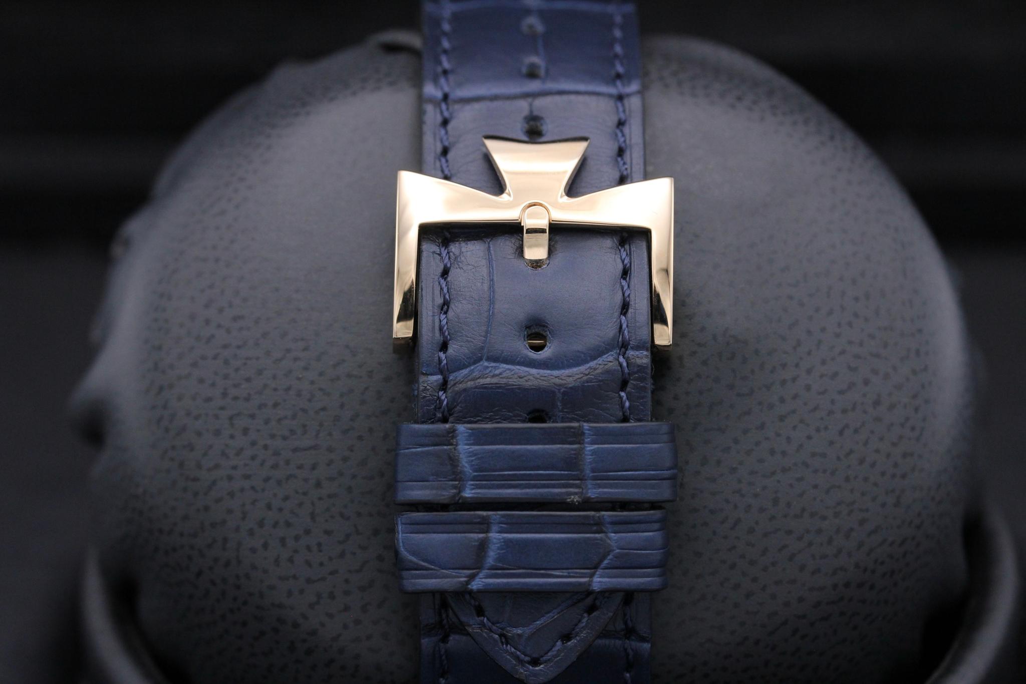 Watch Image 8