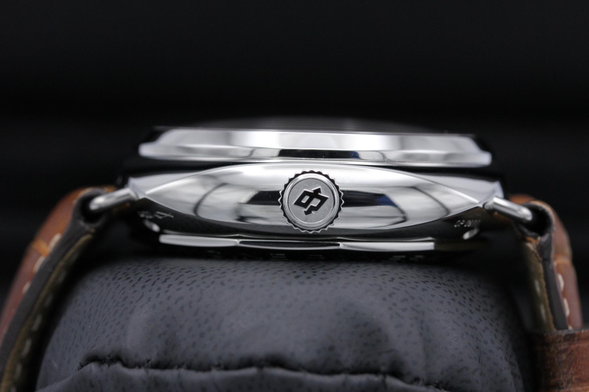 Watch Image 3