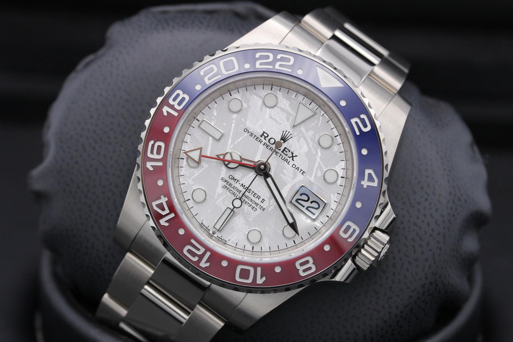 Watch Image 10
