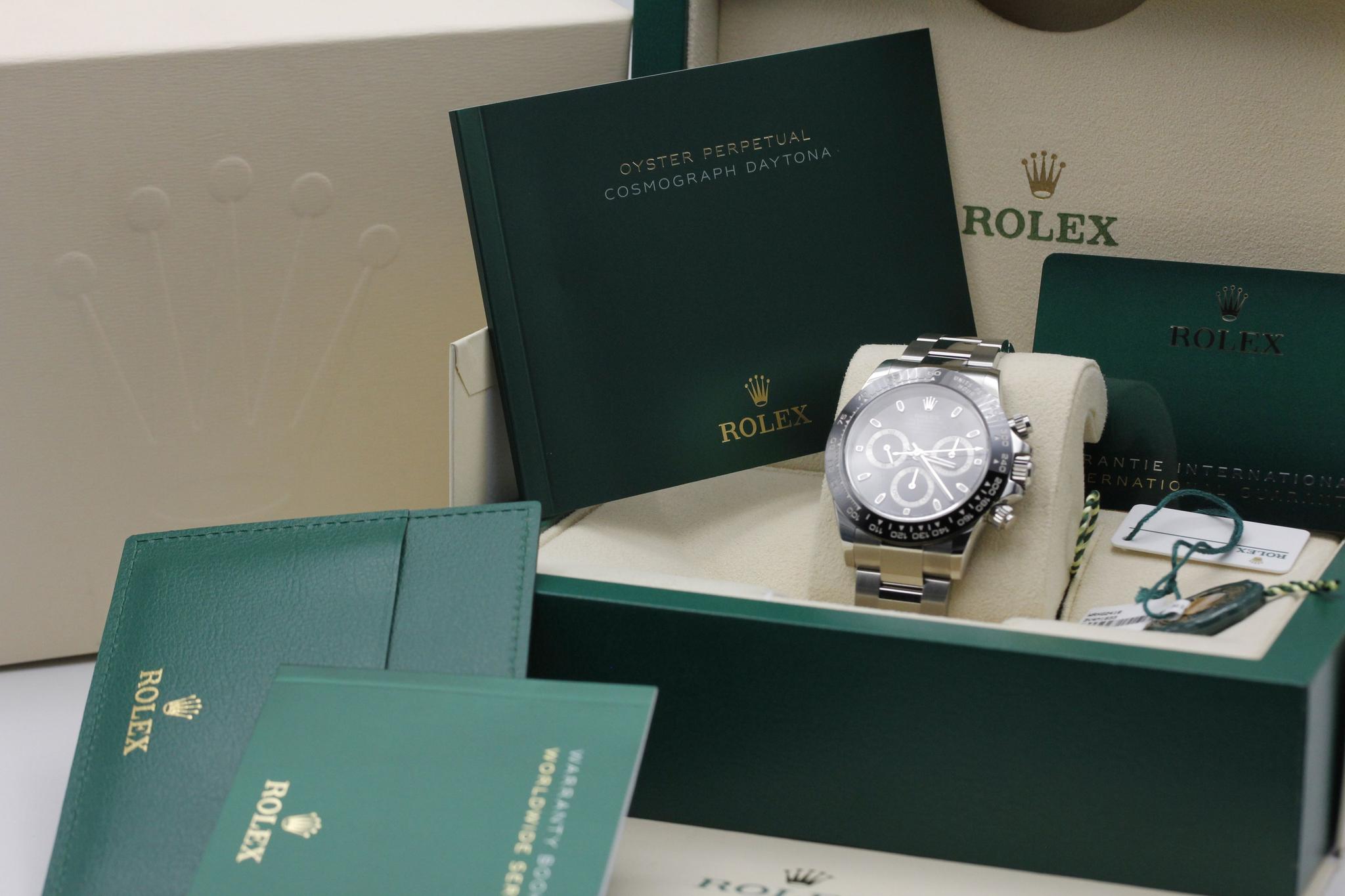 Watch Image 11