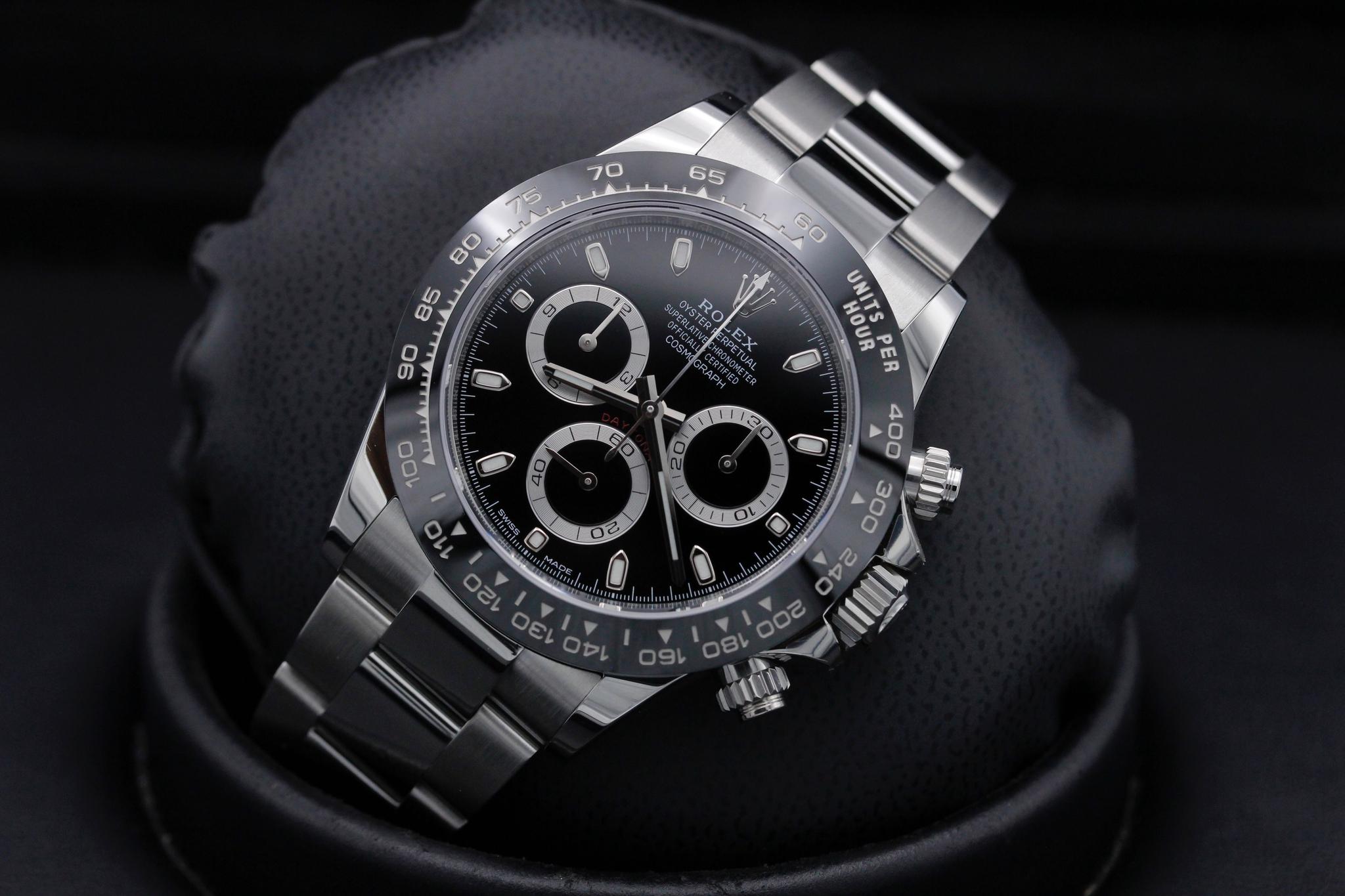 Watch Image 10
