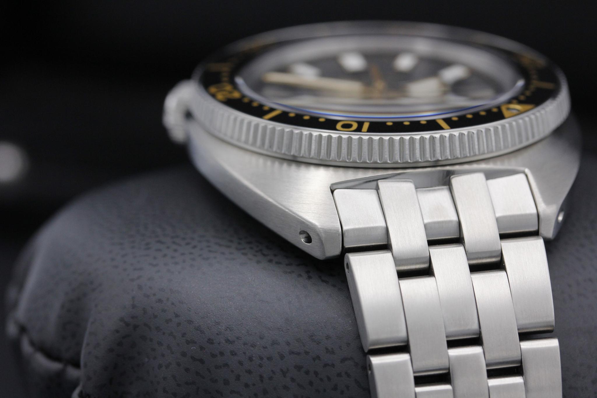 Watch Image 4