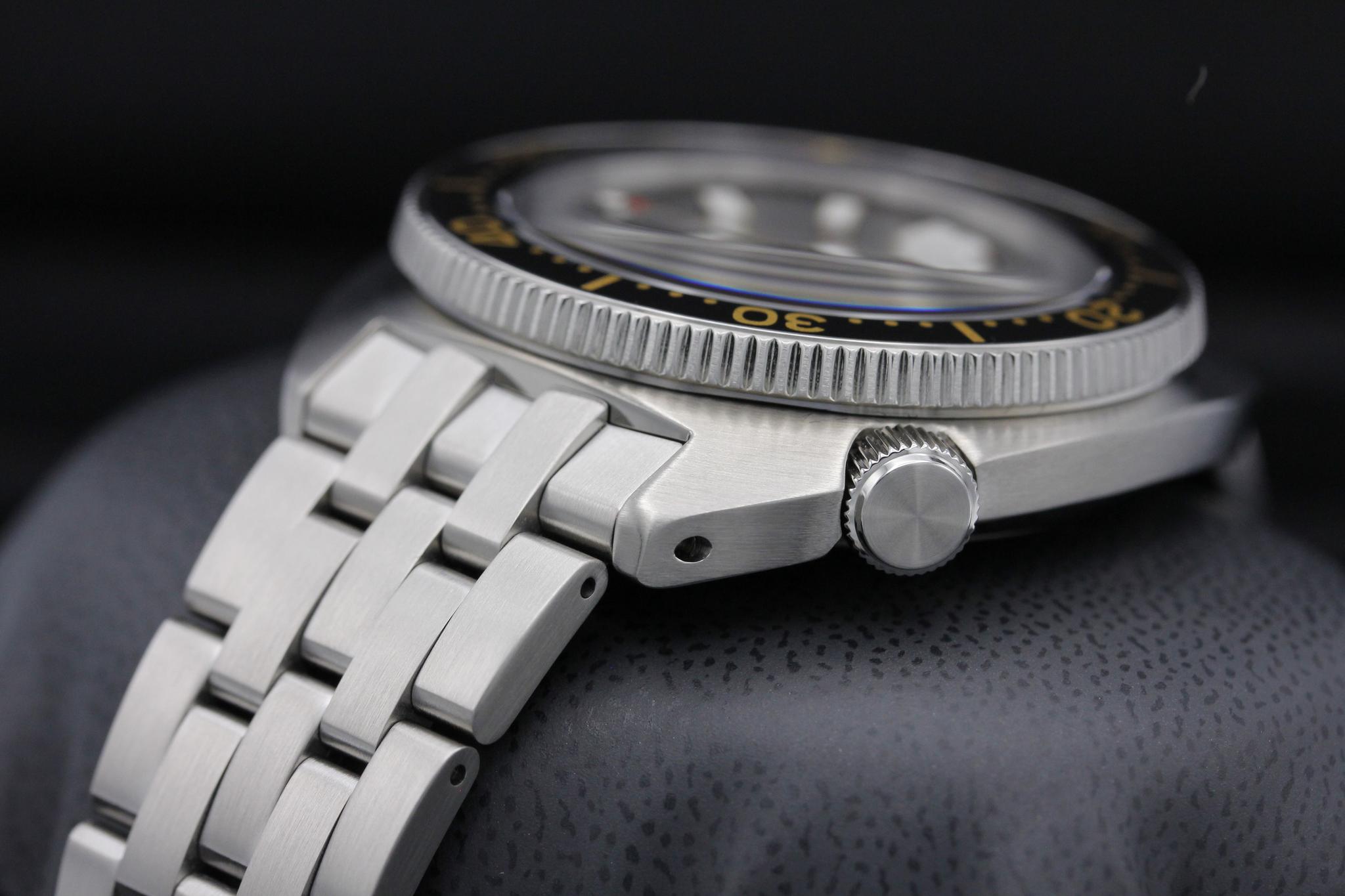 Watch Image 2