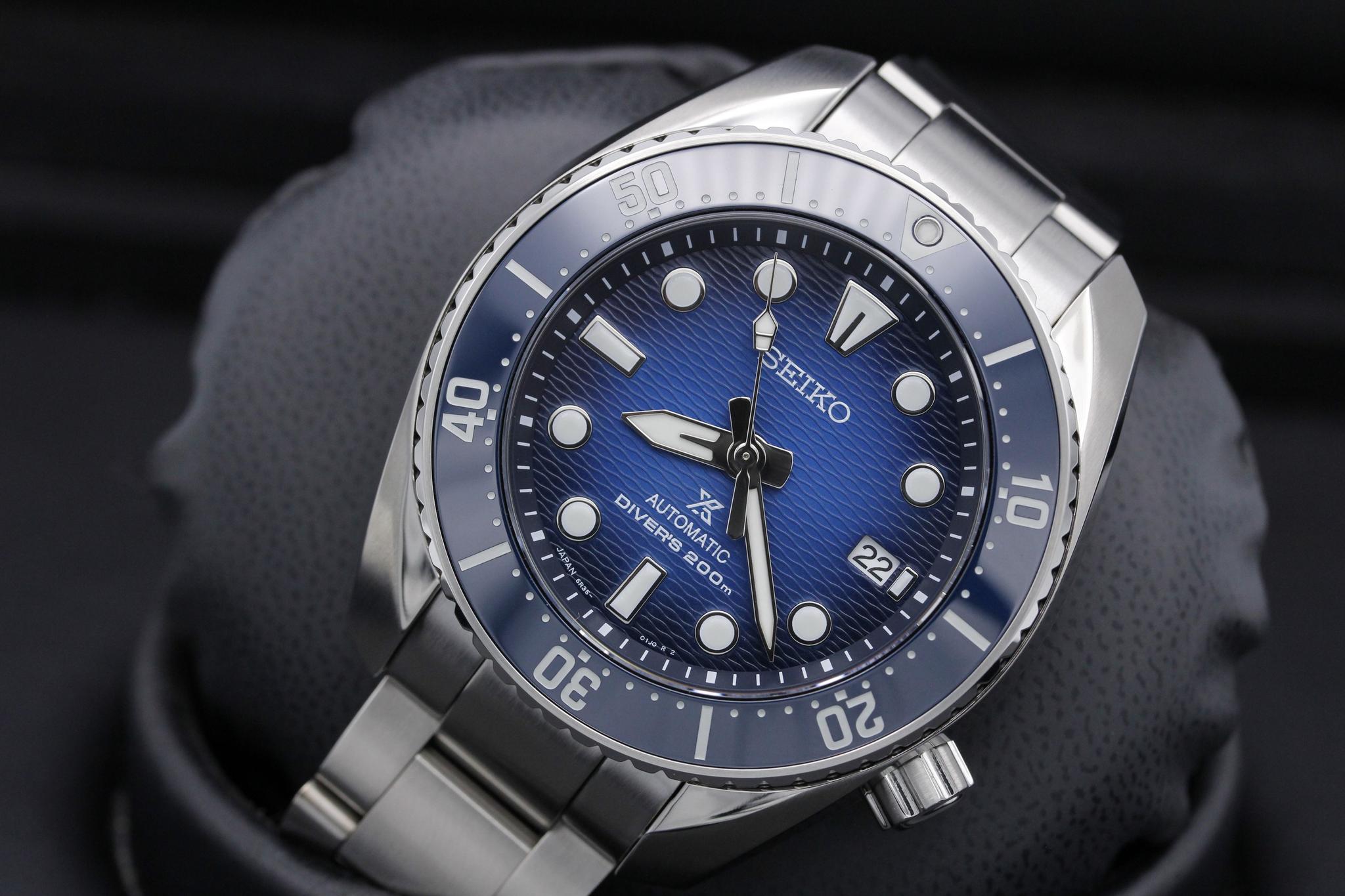 Watch Image 10