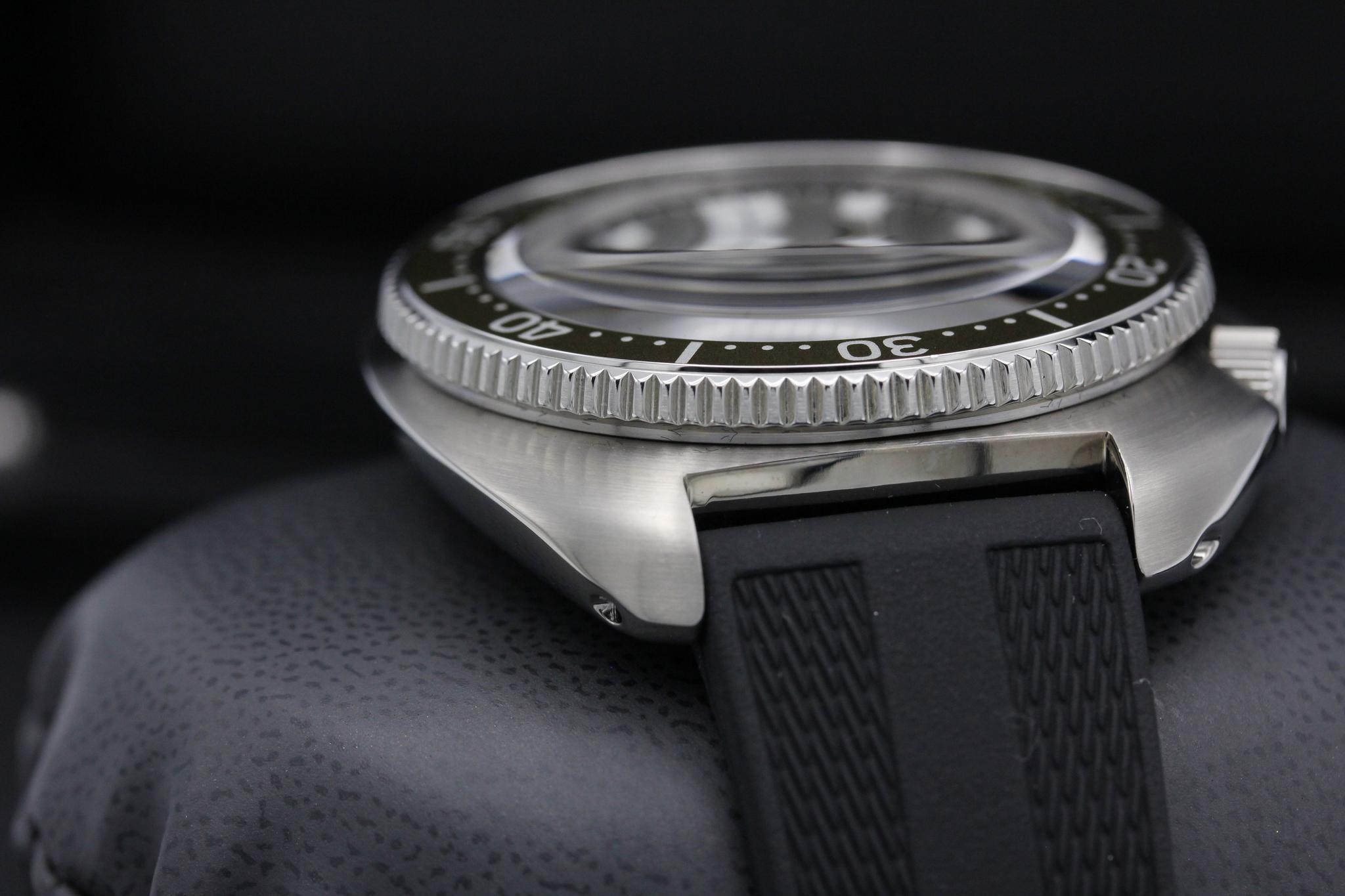 Watch Image 6