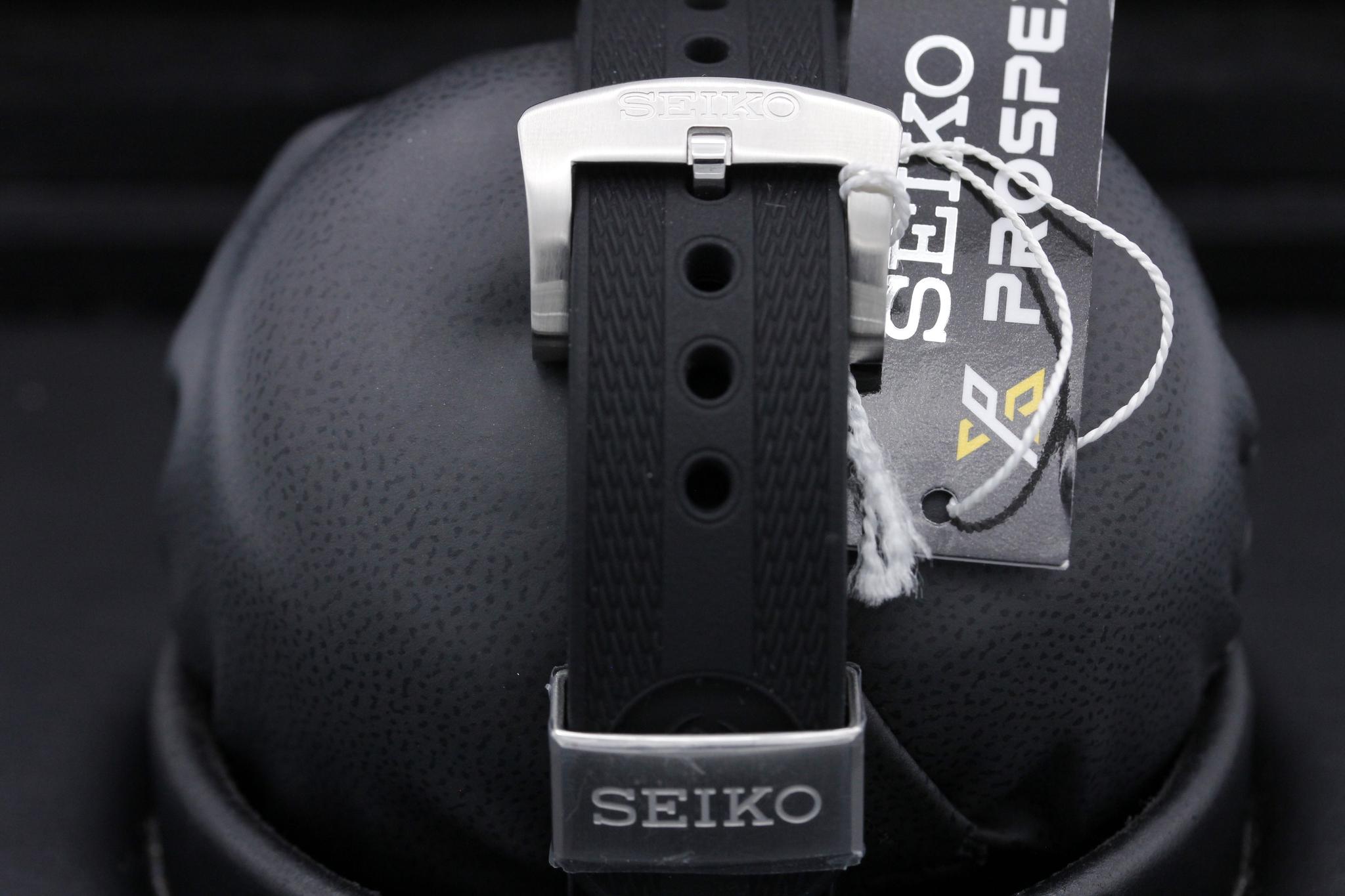 Watch Image 8