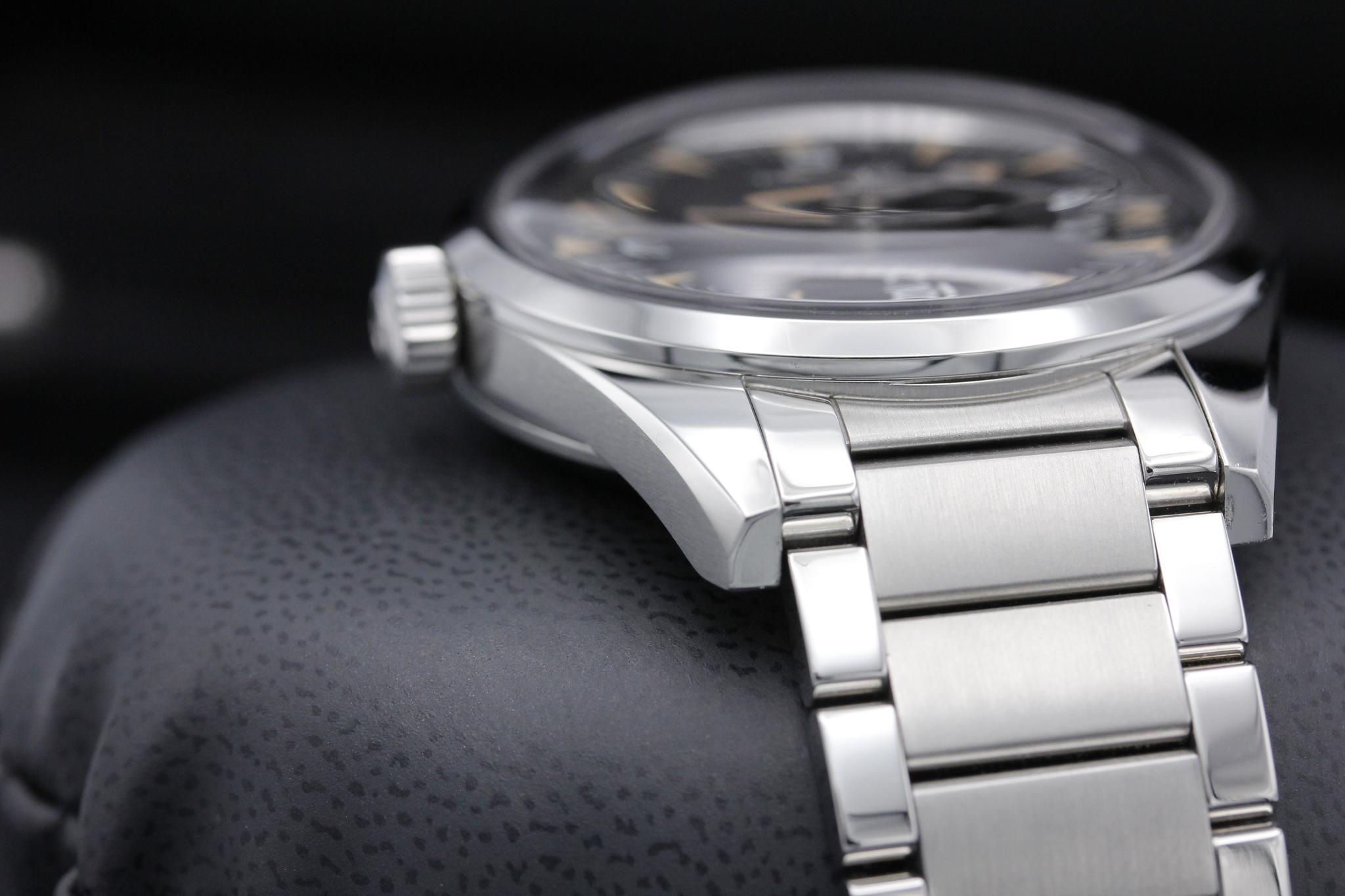 Watch Image 4