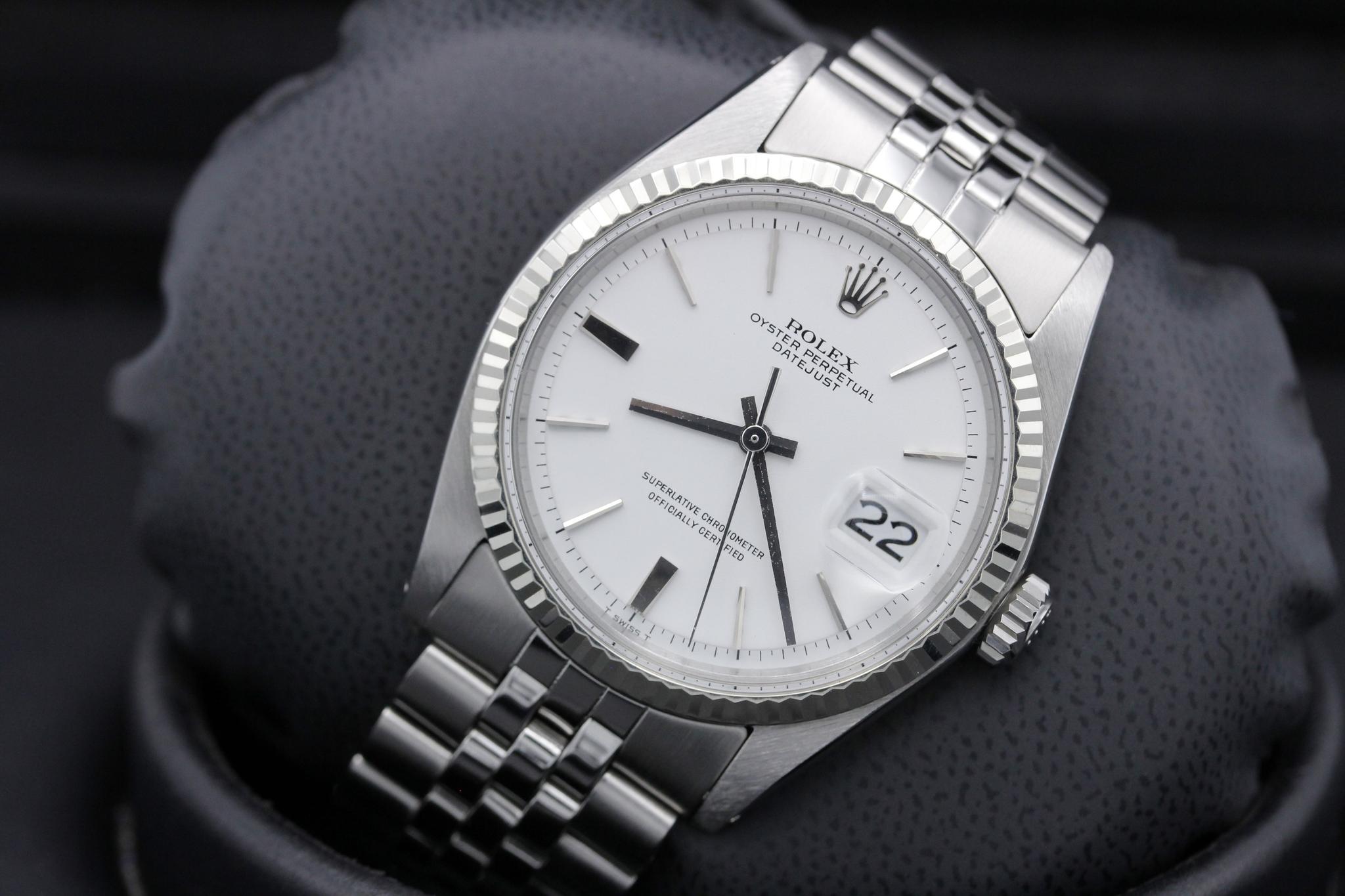 Watch Image 10