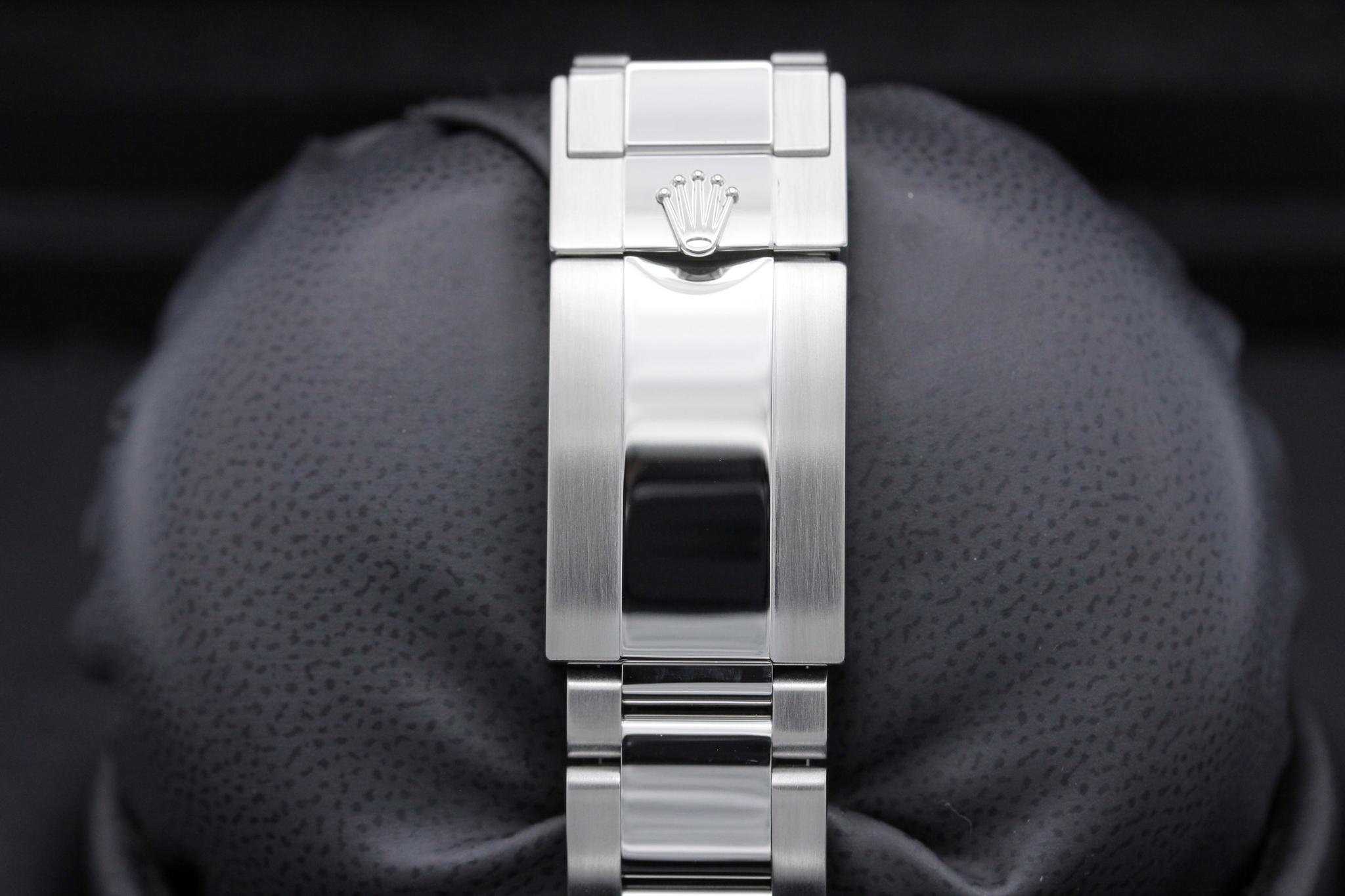 Watch Image 8