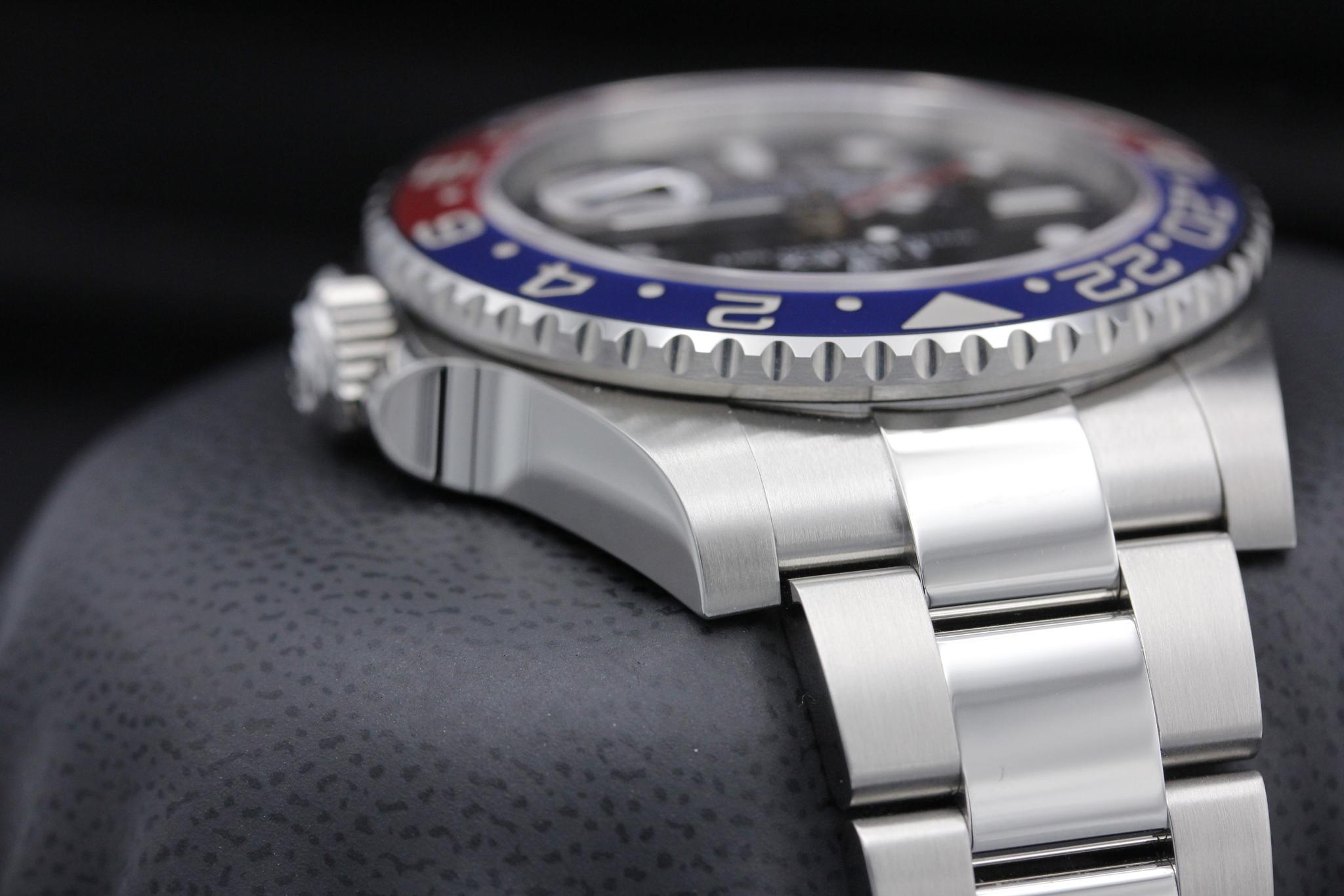 Watch Image 4