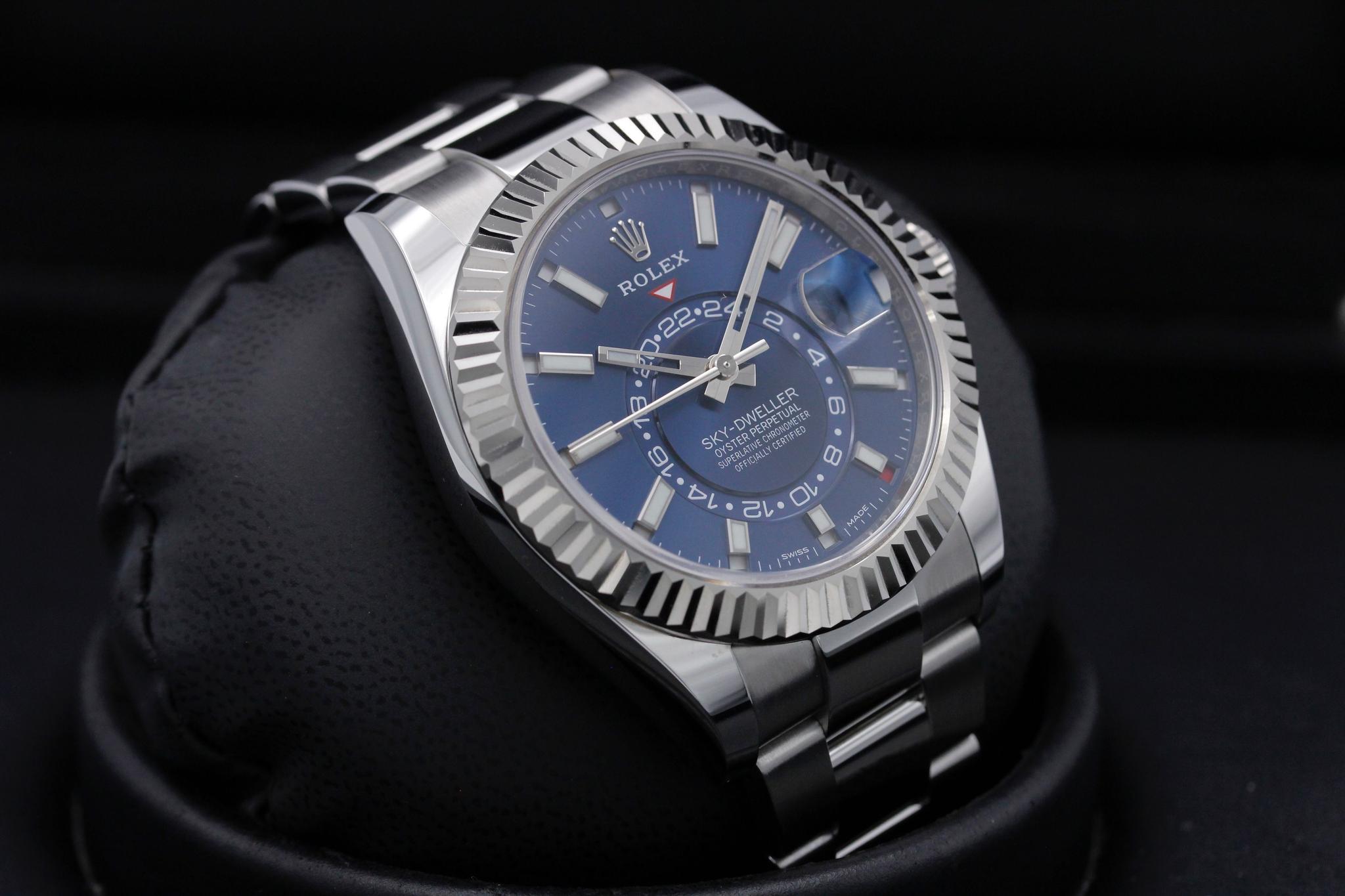 Watch Image 9
