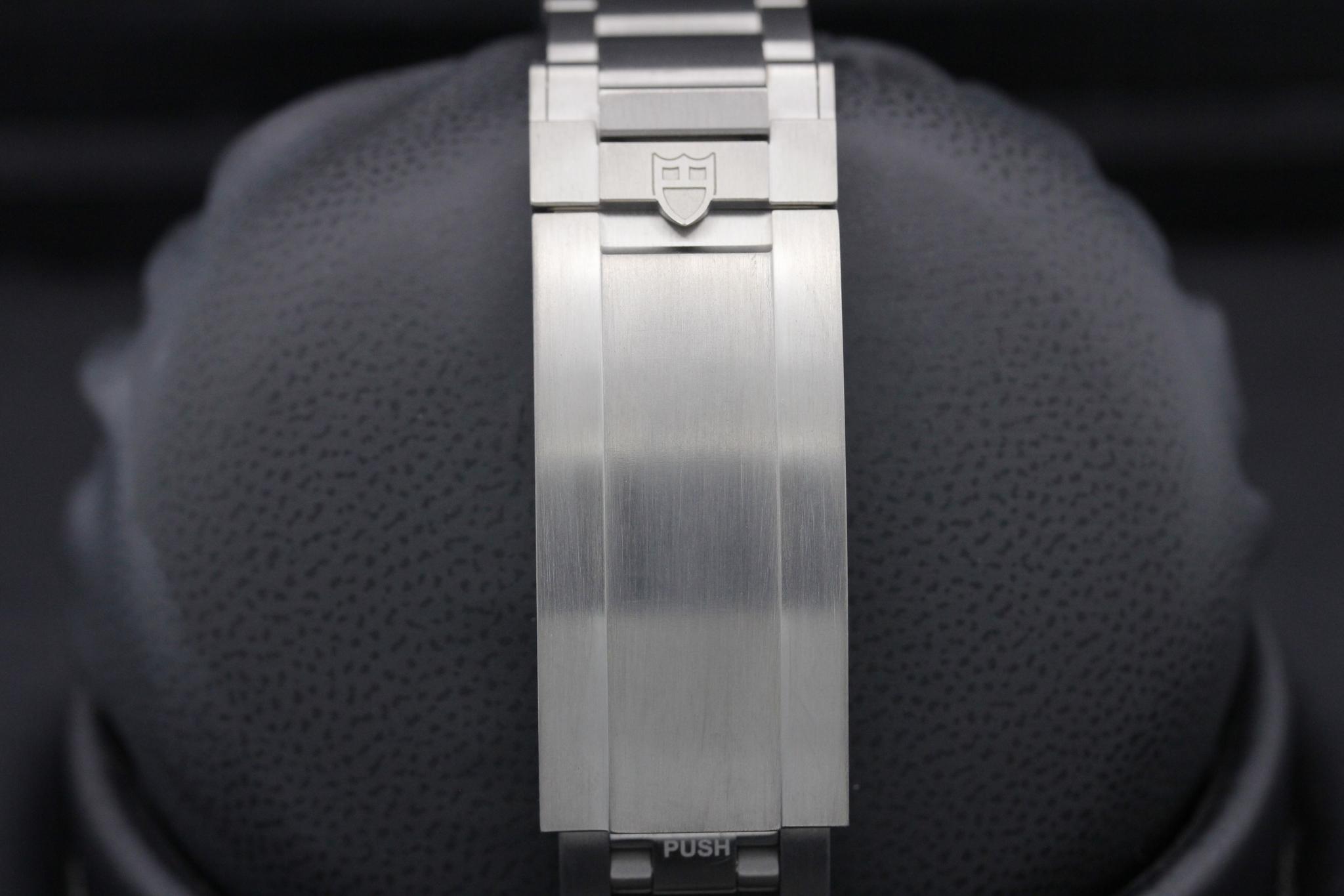 Watch Image 8