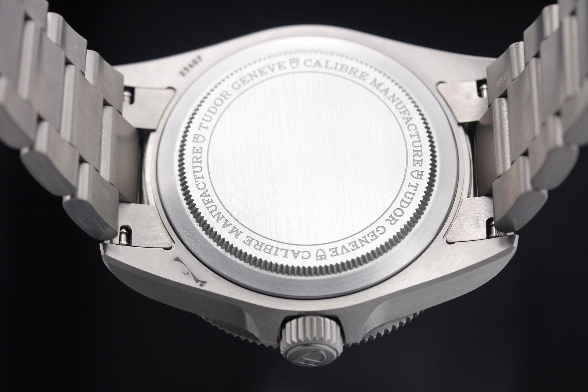 Watch Image 7