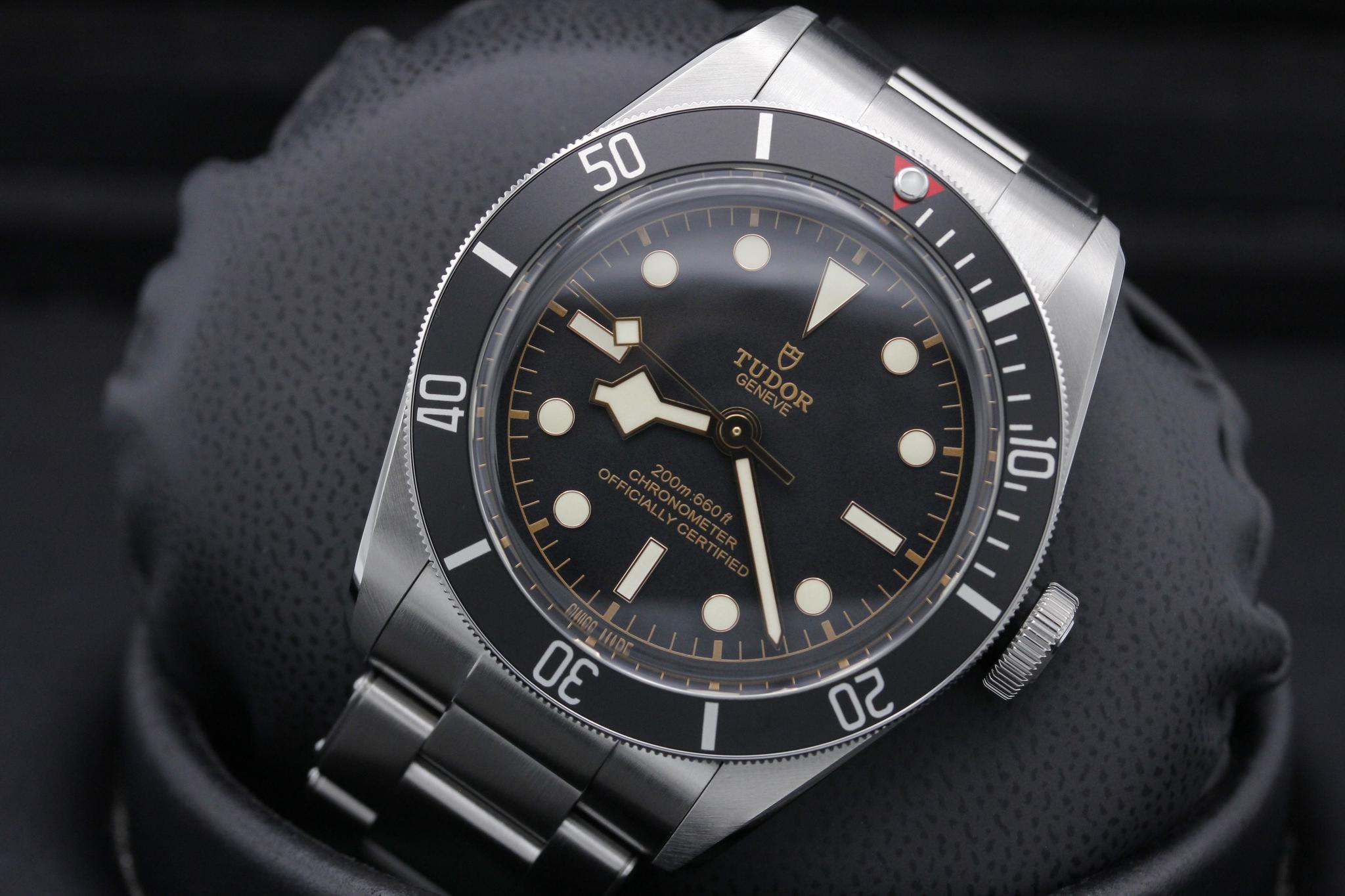 Watch Image 10