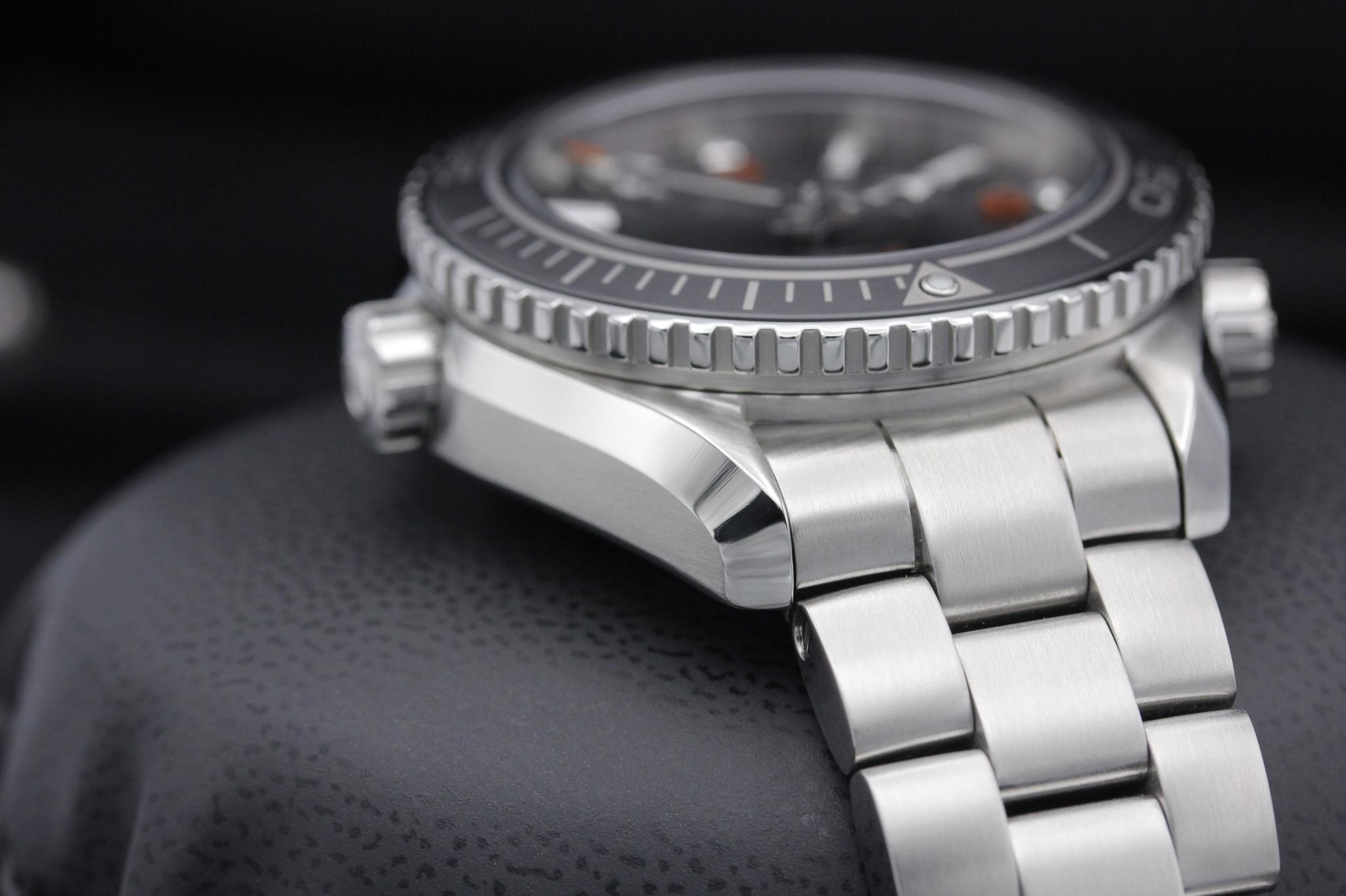 Watch Image 4