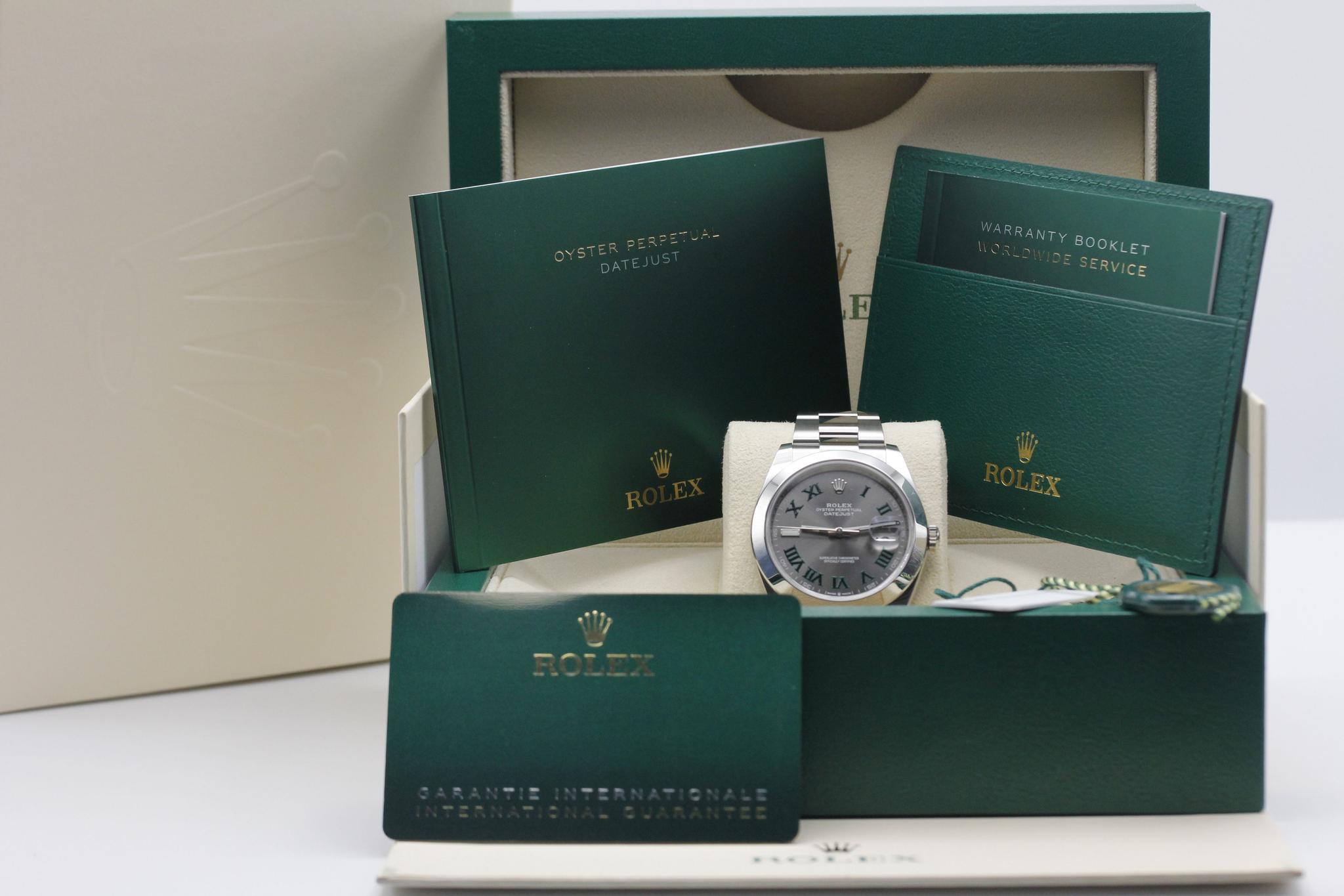 Watch Image 11