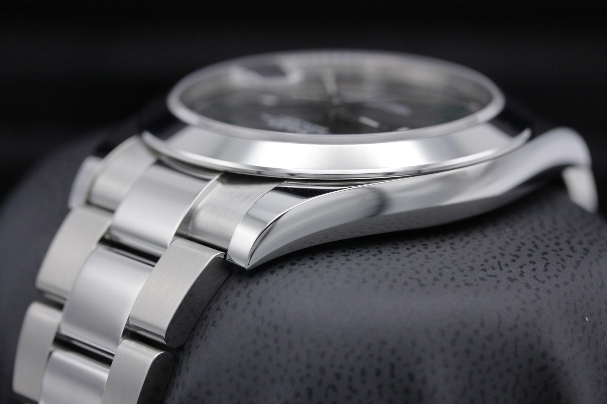 Watch Image 5