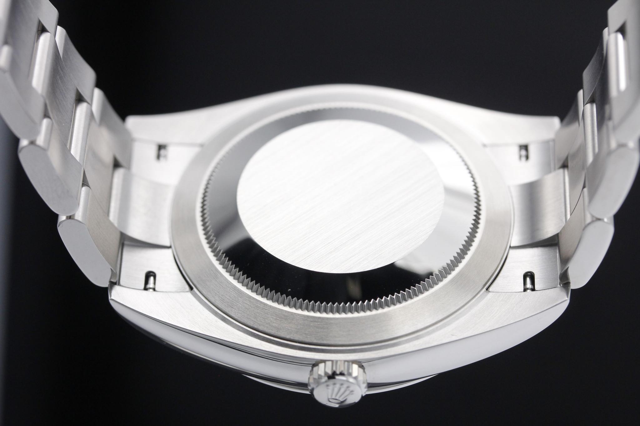 Watch Image 7