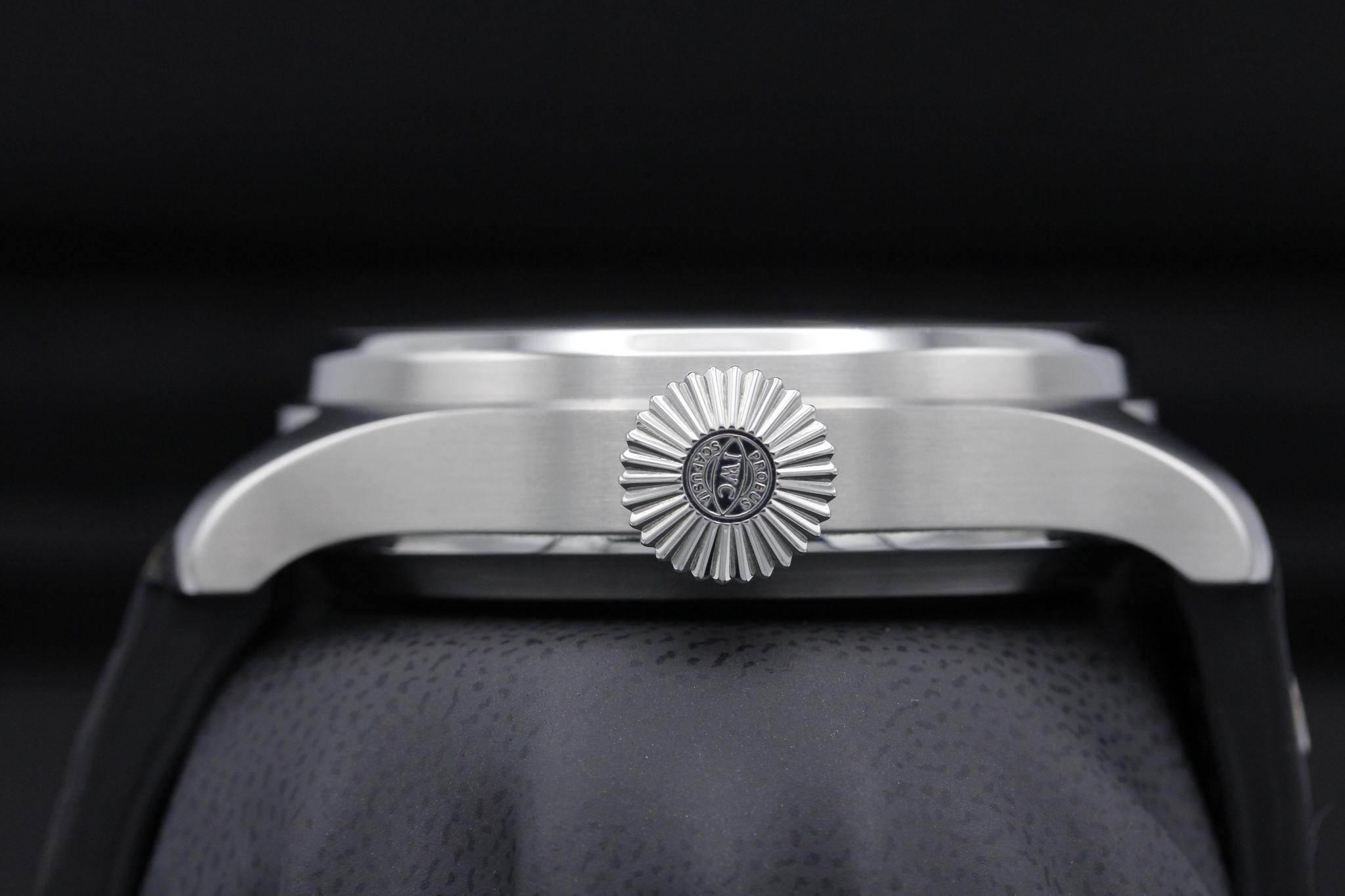 Watch Image 3