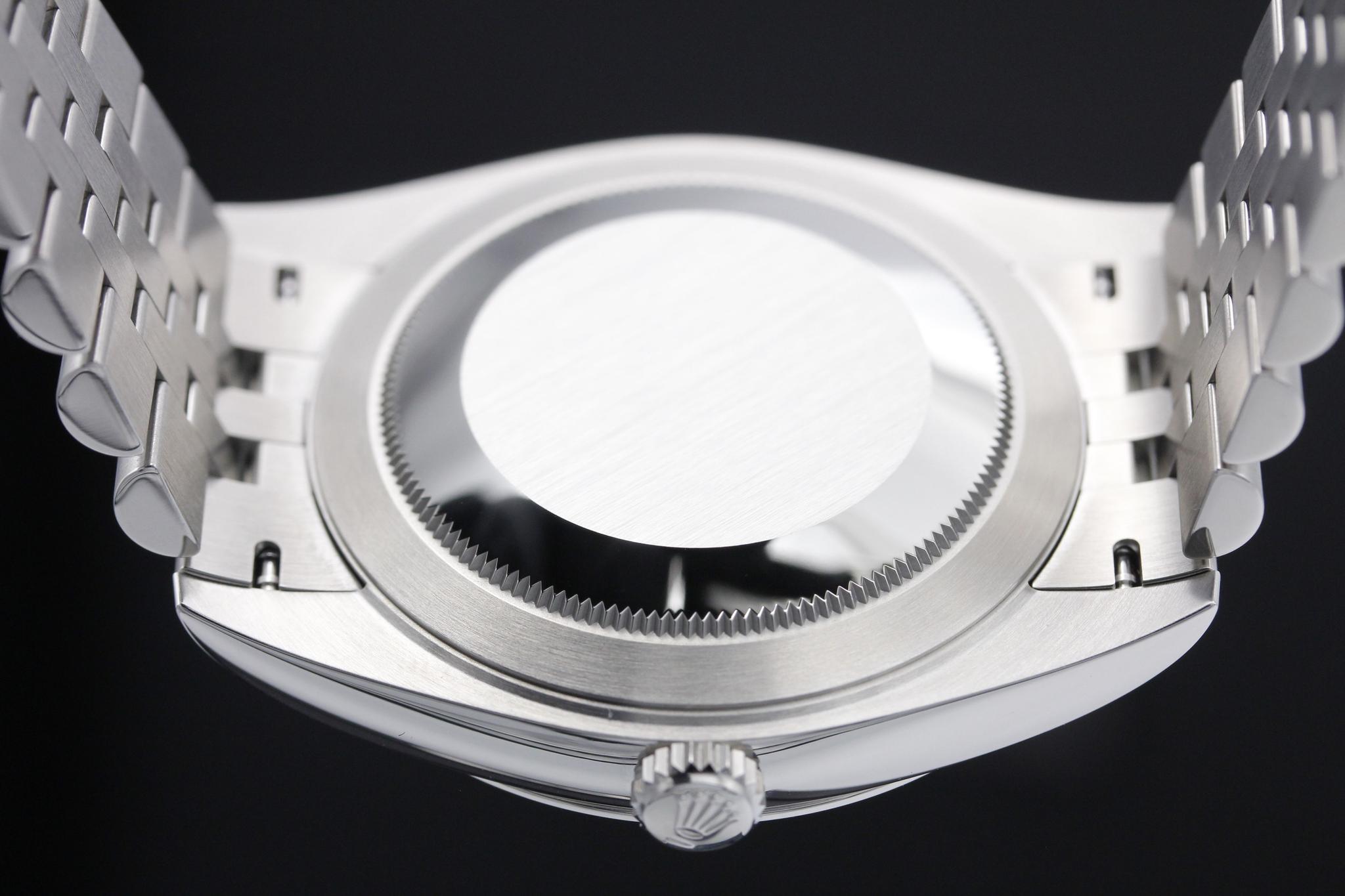 Watch Image 7