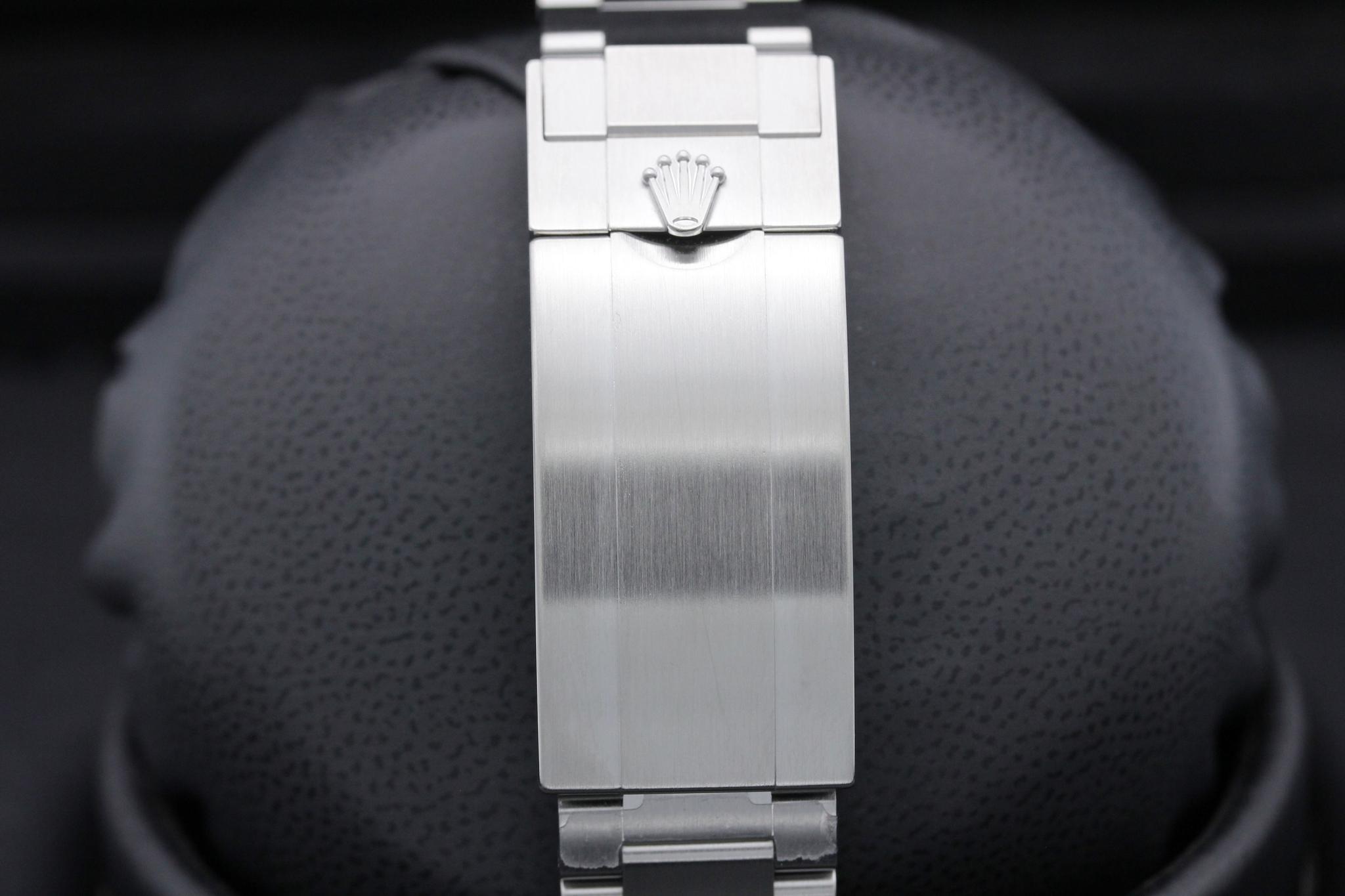 Watch Image 8