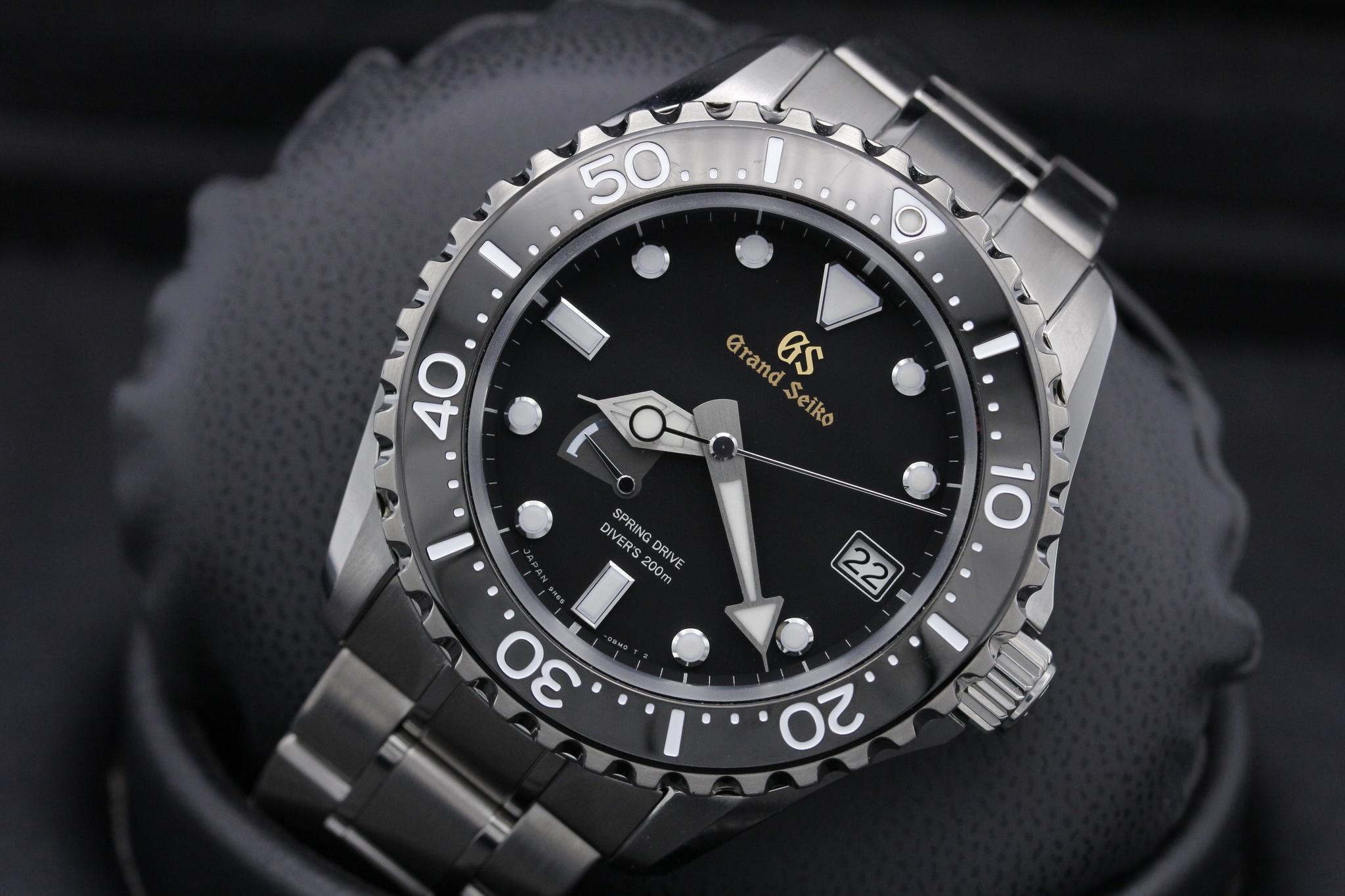 Watch Image 10