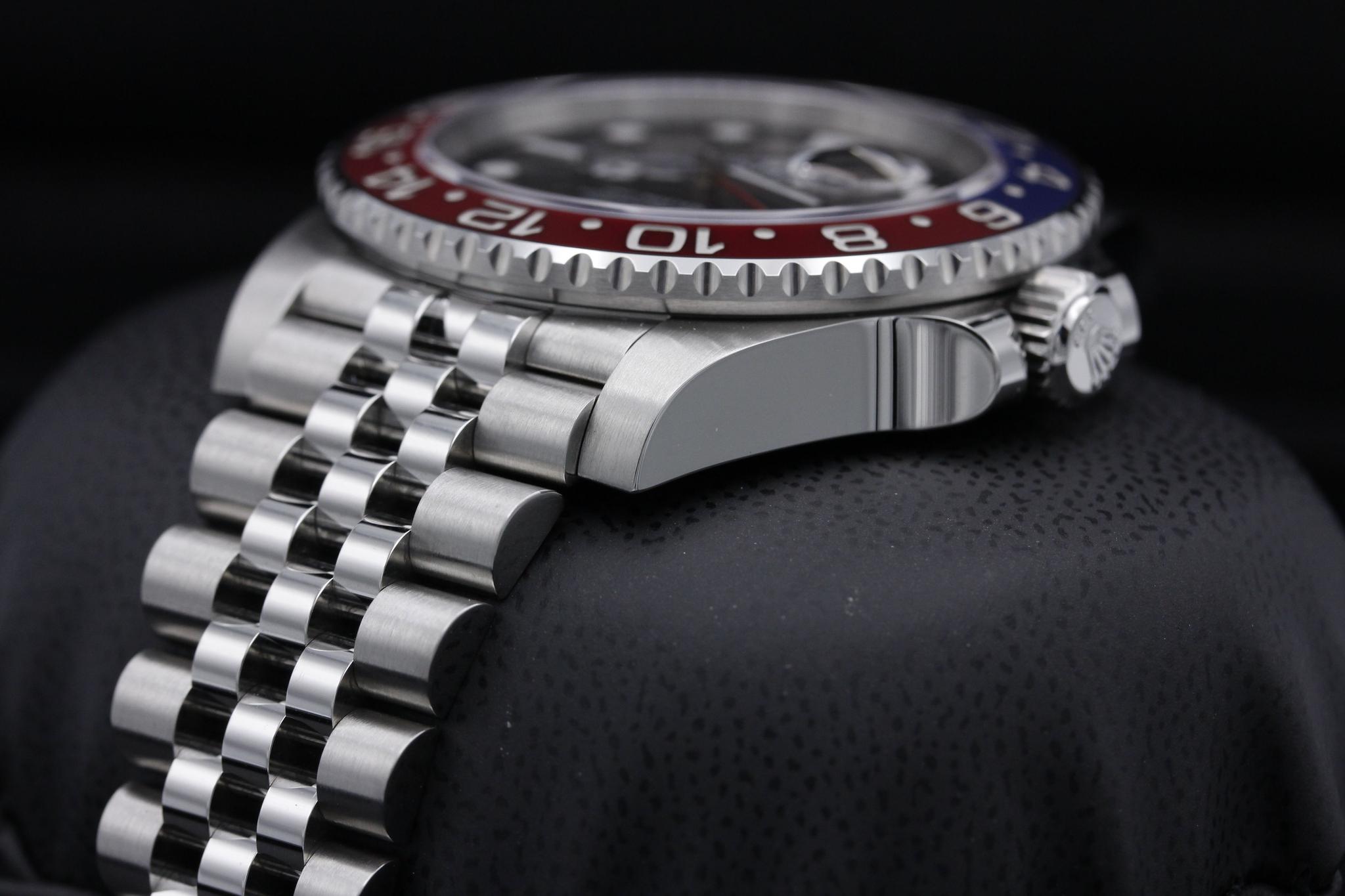 Watch Image 2