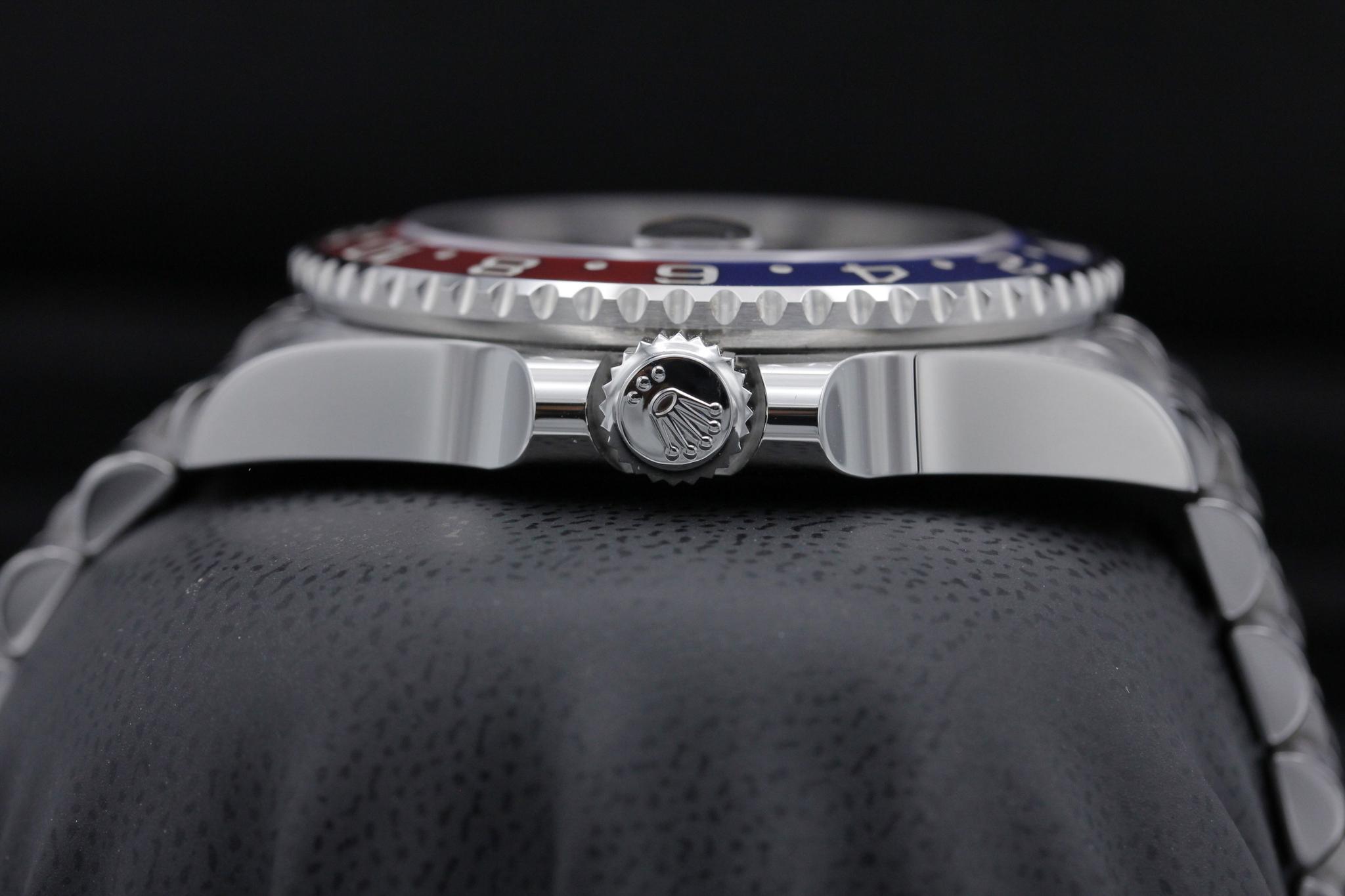 Watch Image 3