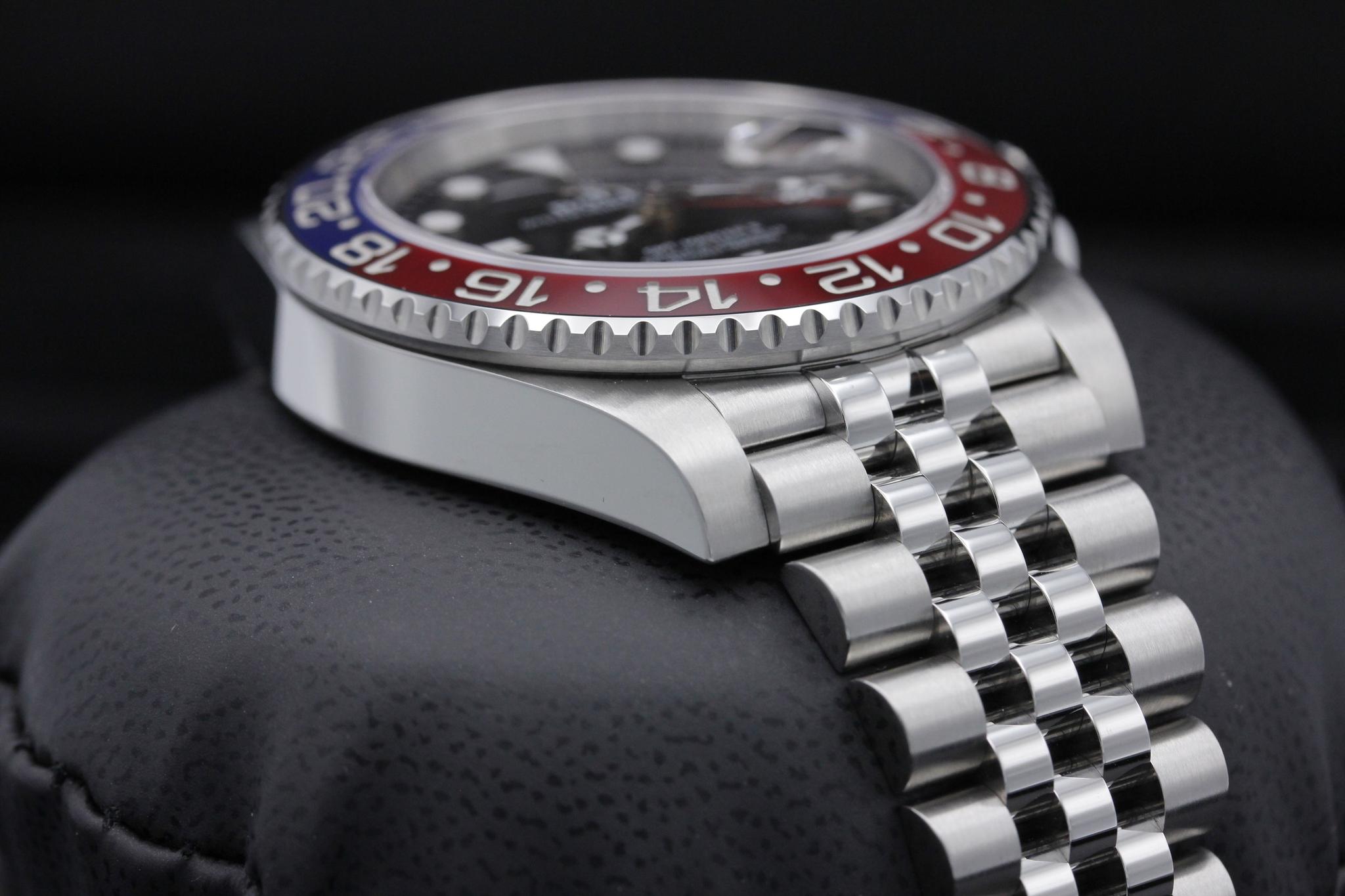 Watch Image 5