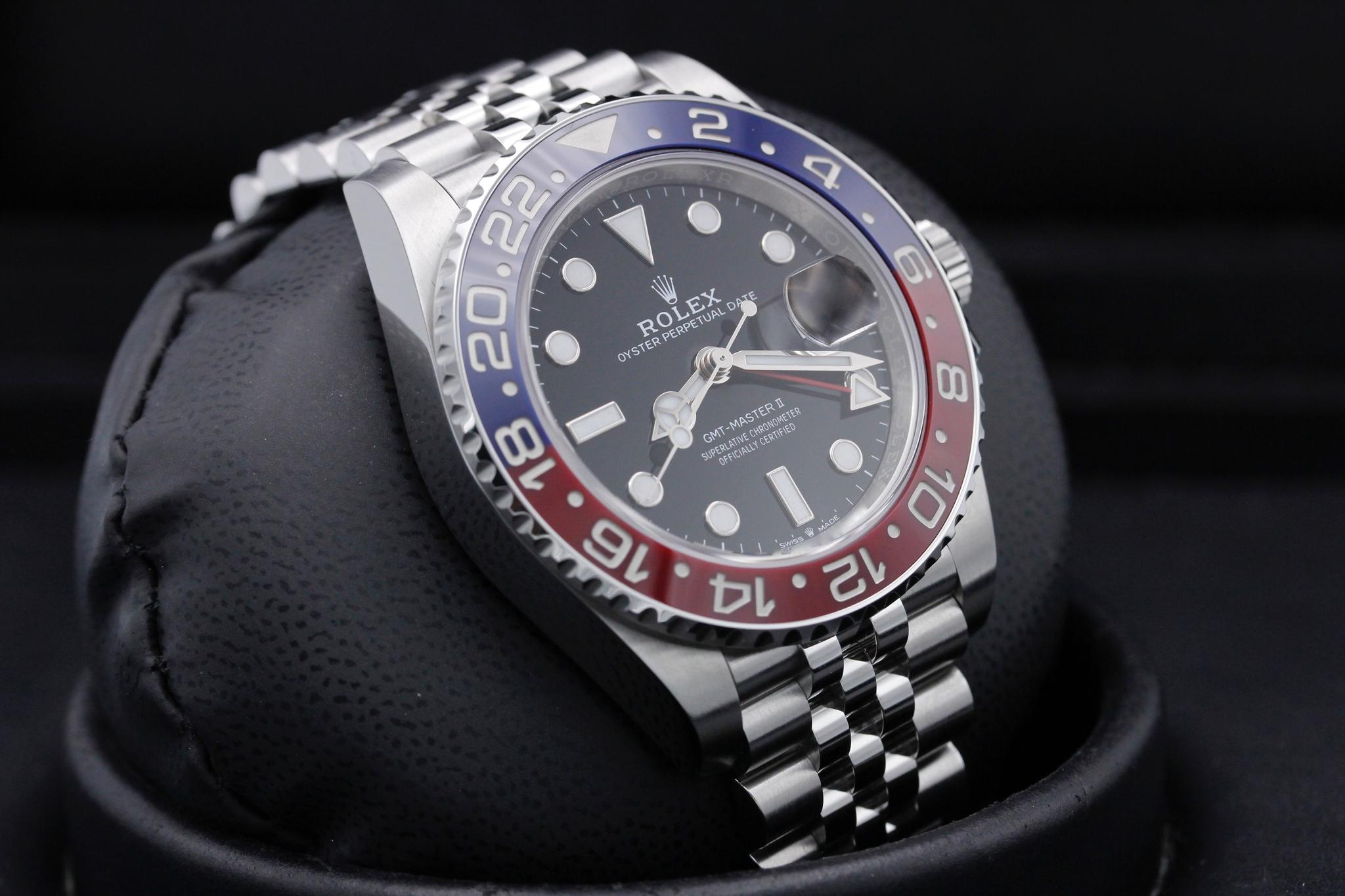Watch Image 9
