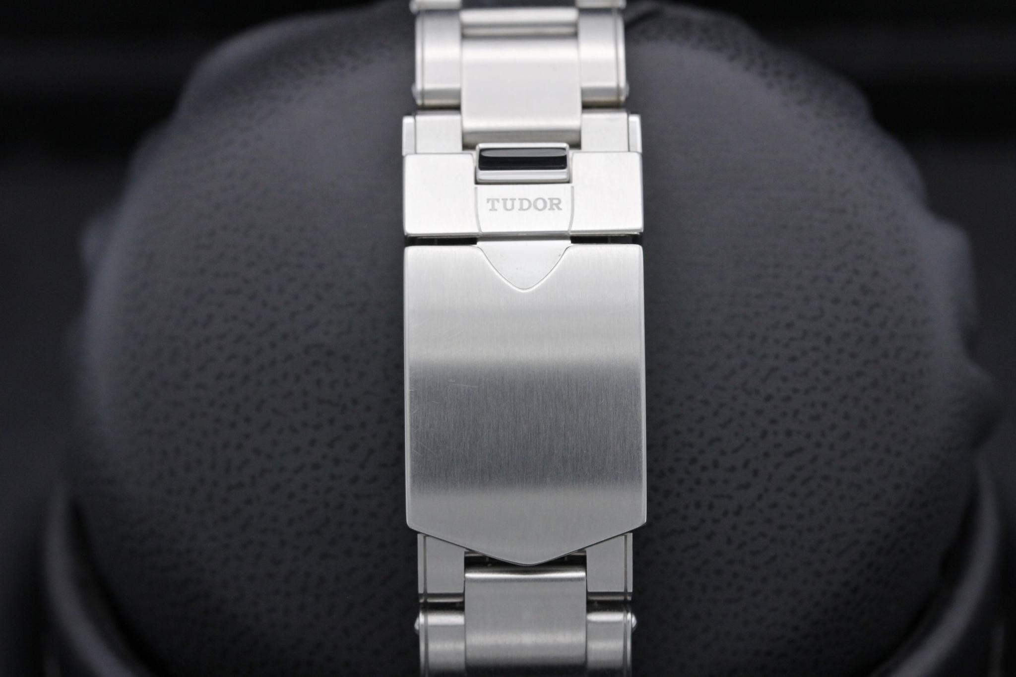 Watch Image 8