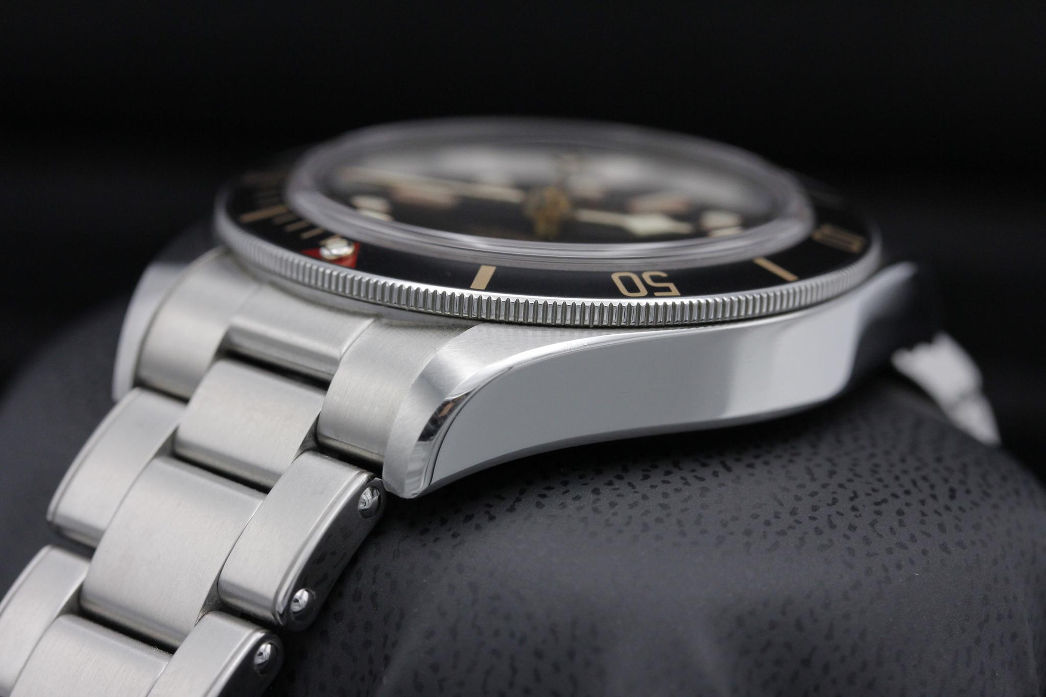Watch Image 6