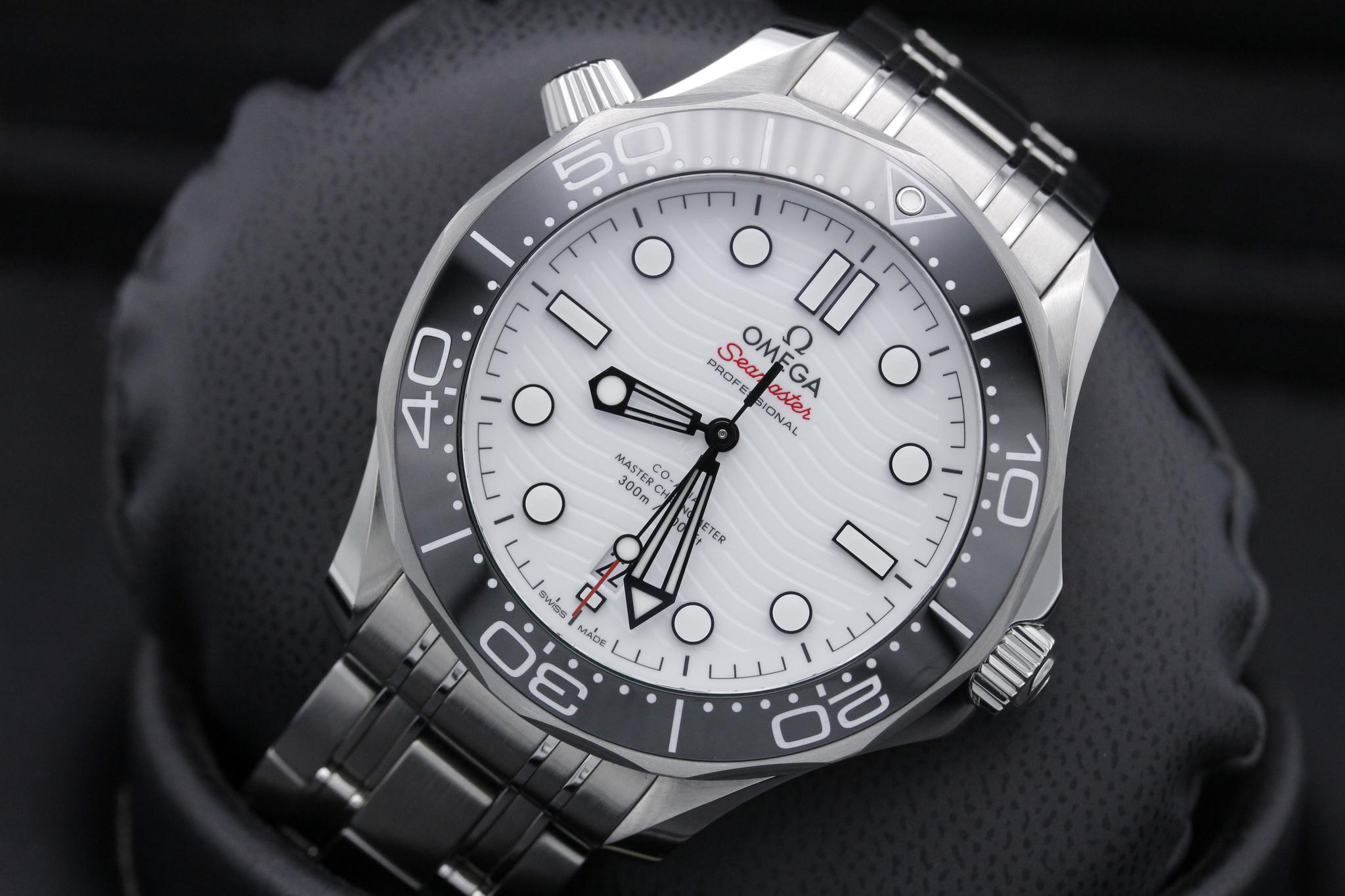 Watch Image 9