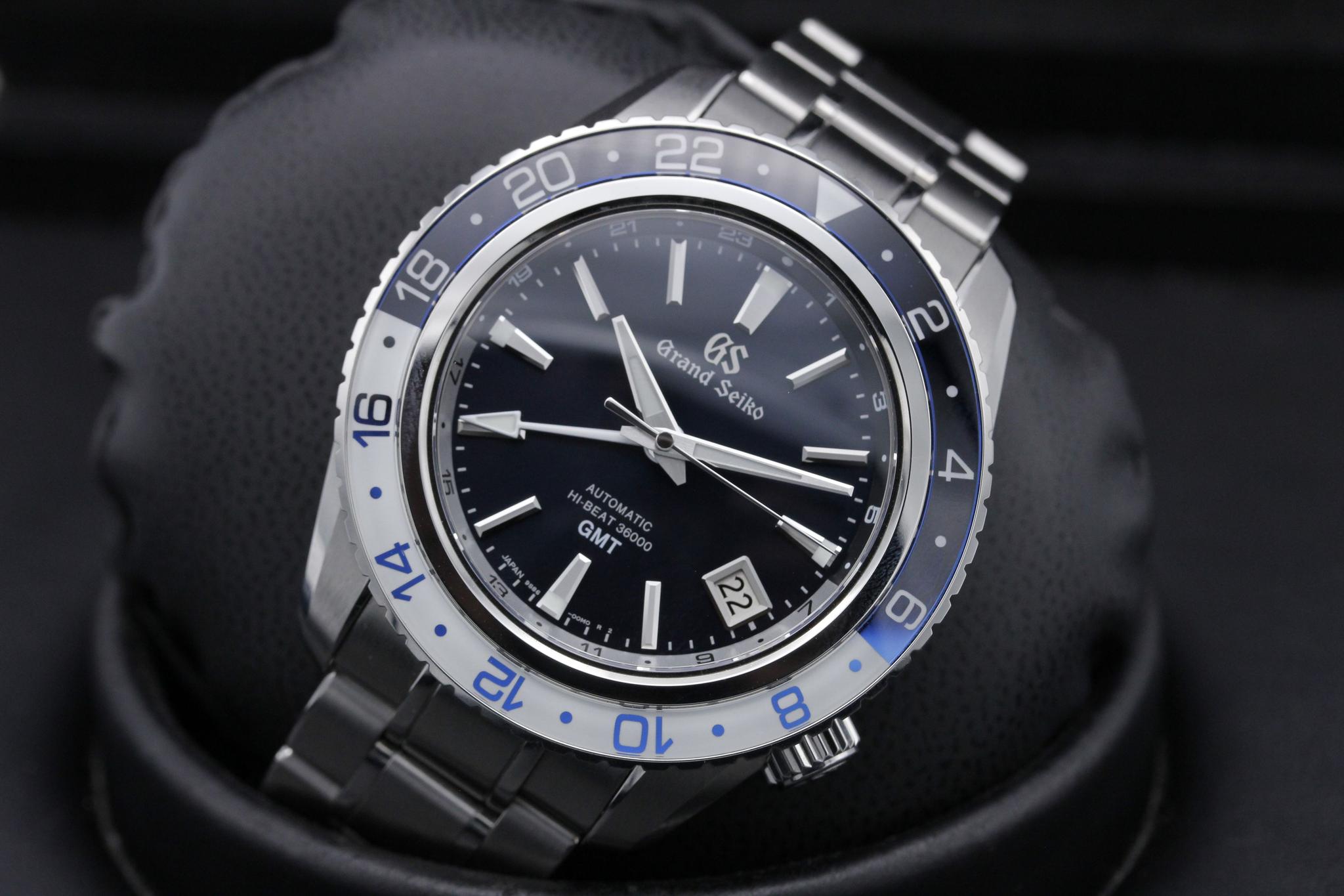 Watch Image 9