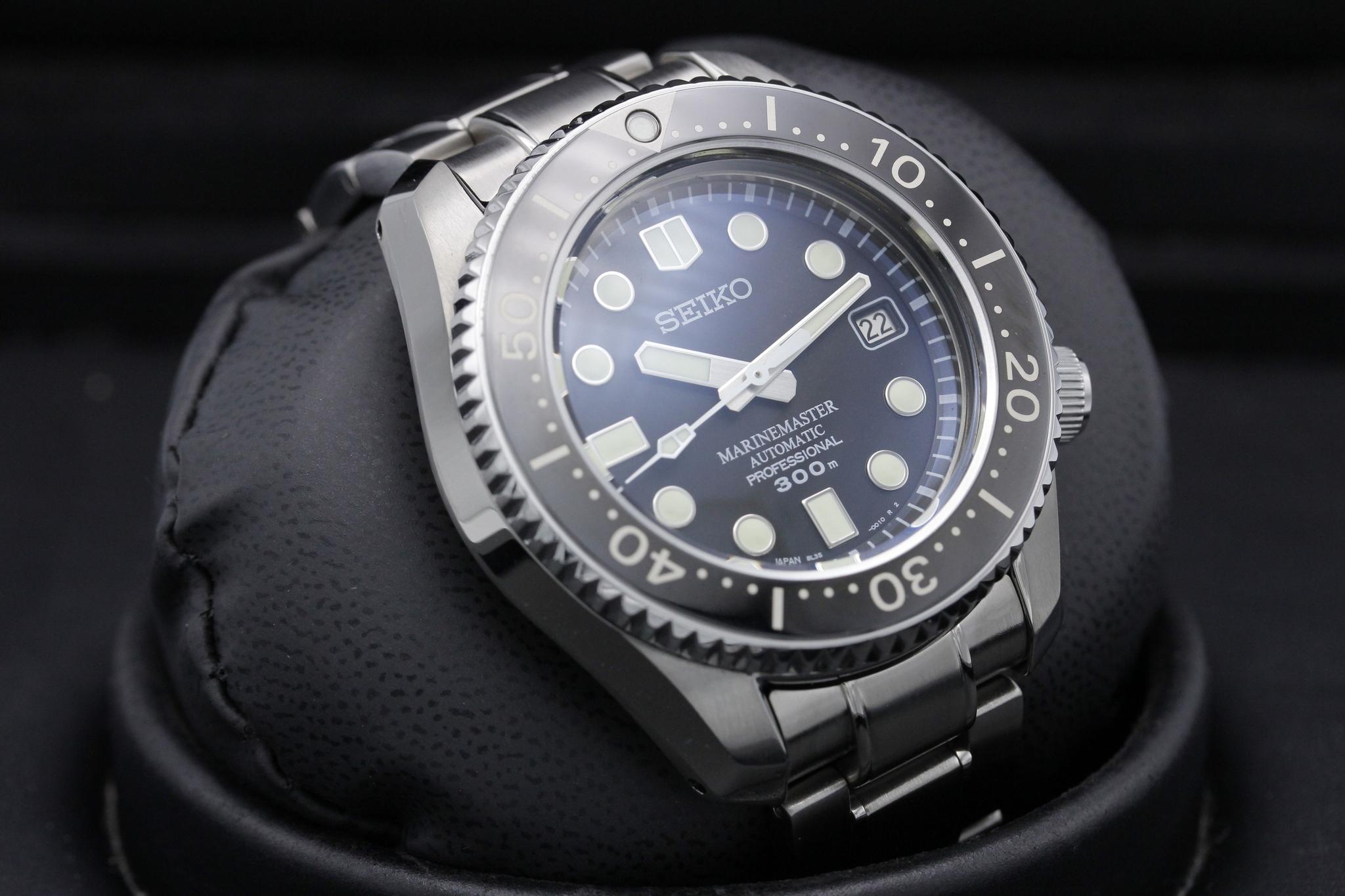 Watch Image 10