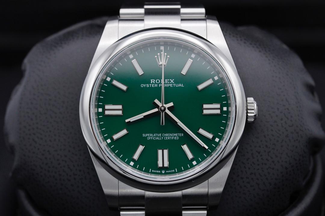 Rolex Oyster Perpetual 124300