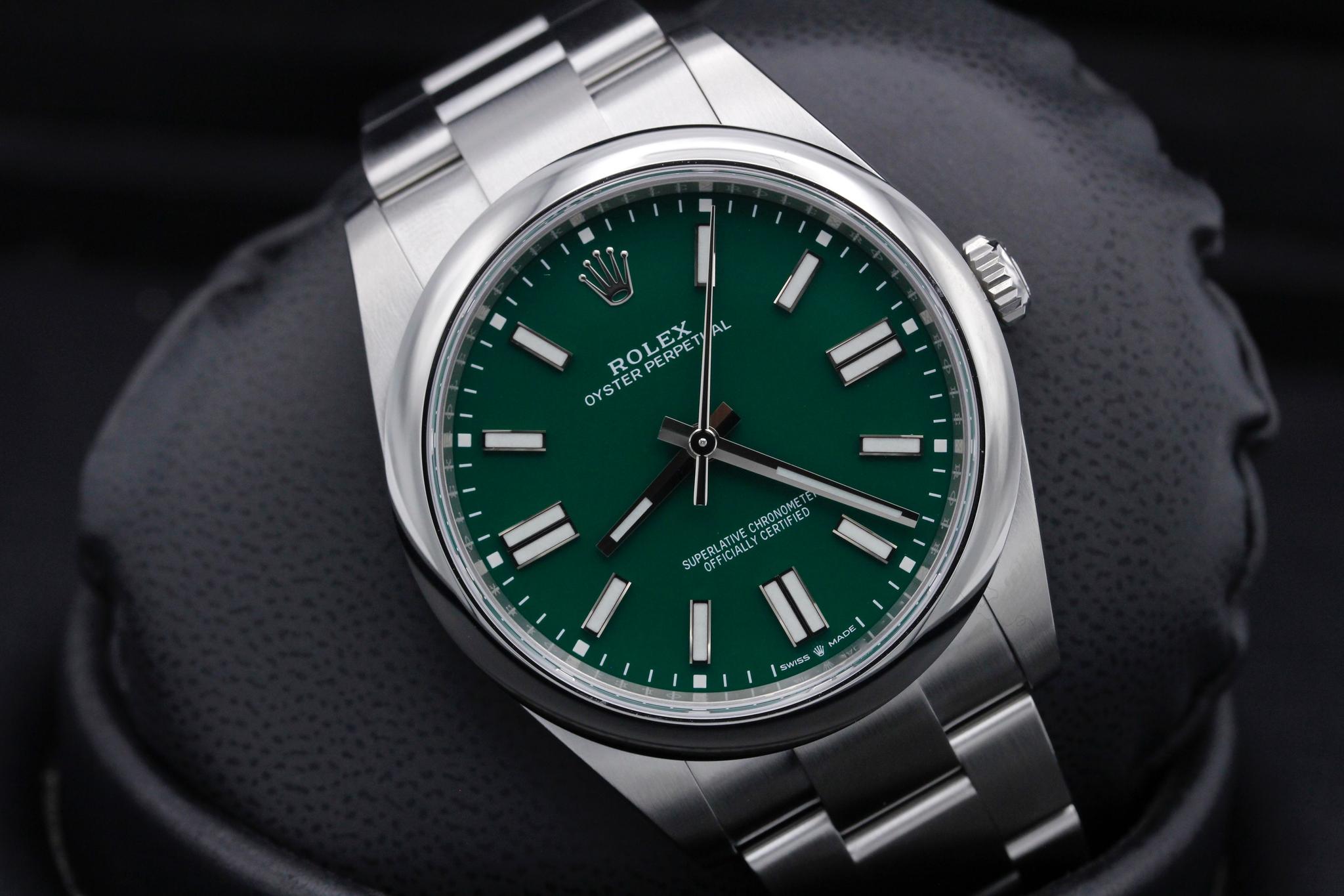 Watch Image 9