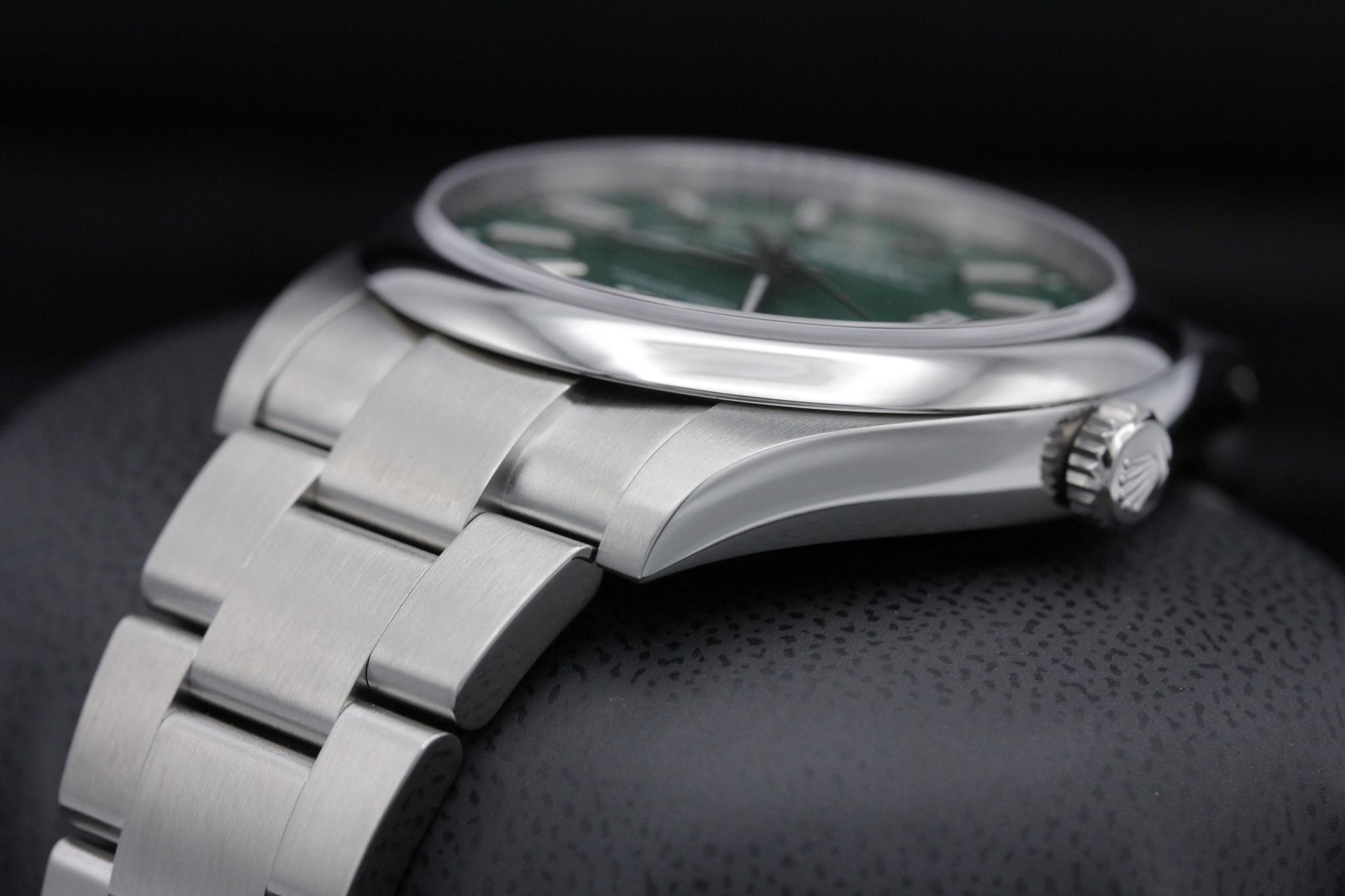 Watch Image 2