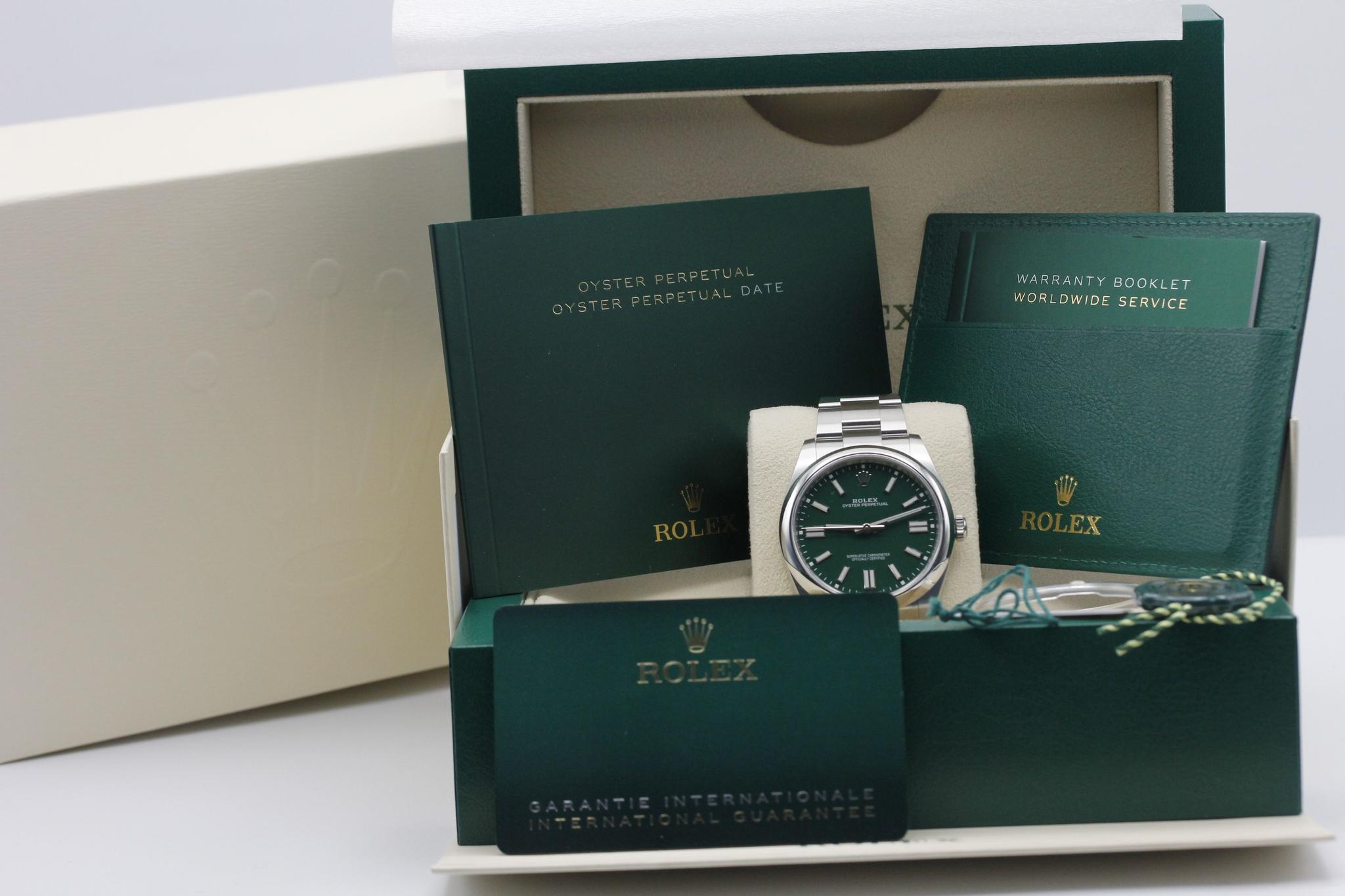 Watch Image 11