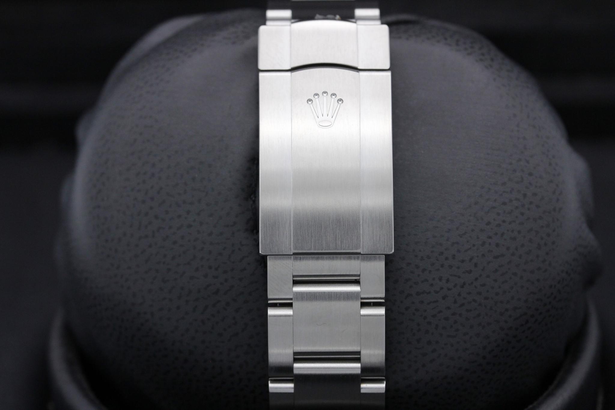 Watch Image 8